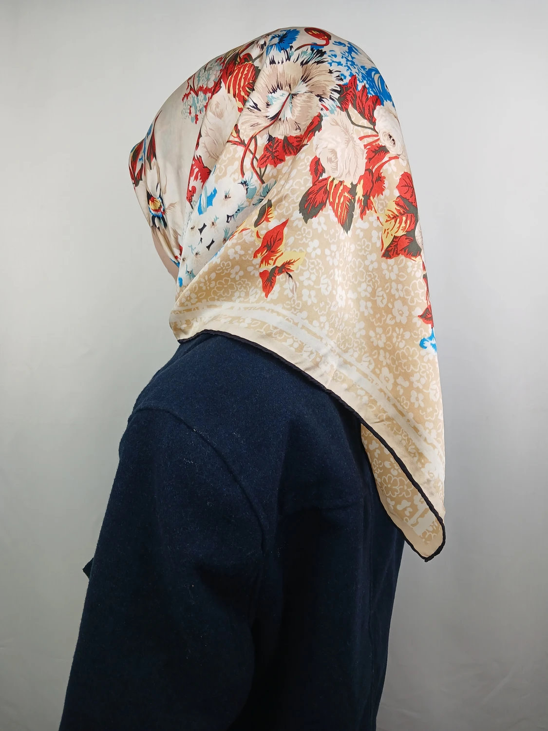 Ağaç Dalı Desenli İpek Eşarp