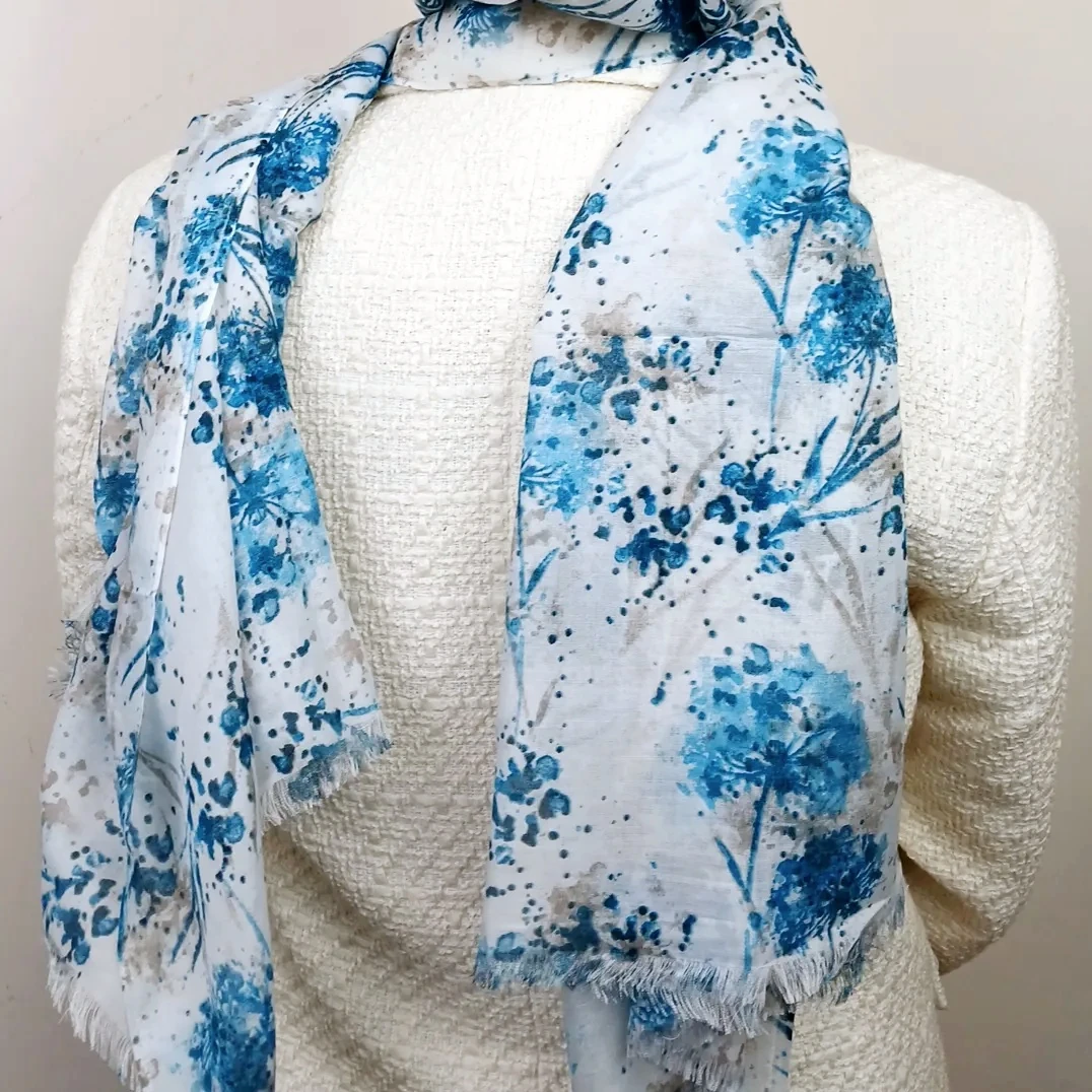 Mavi Çiçek Desenli Şal