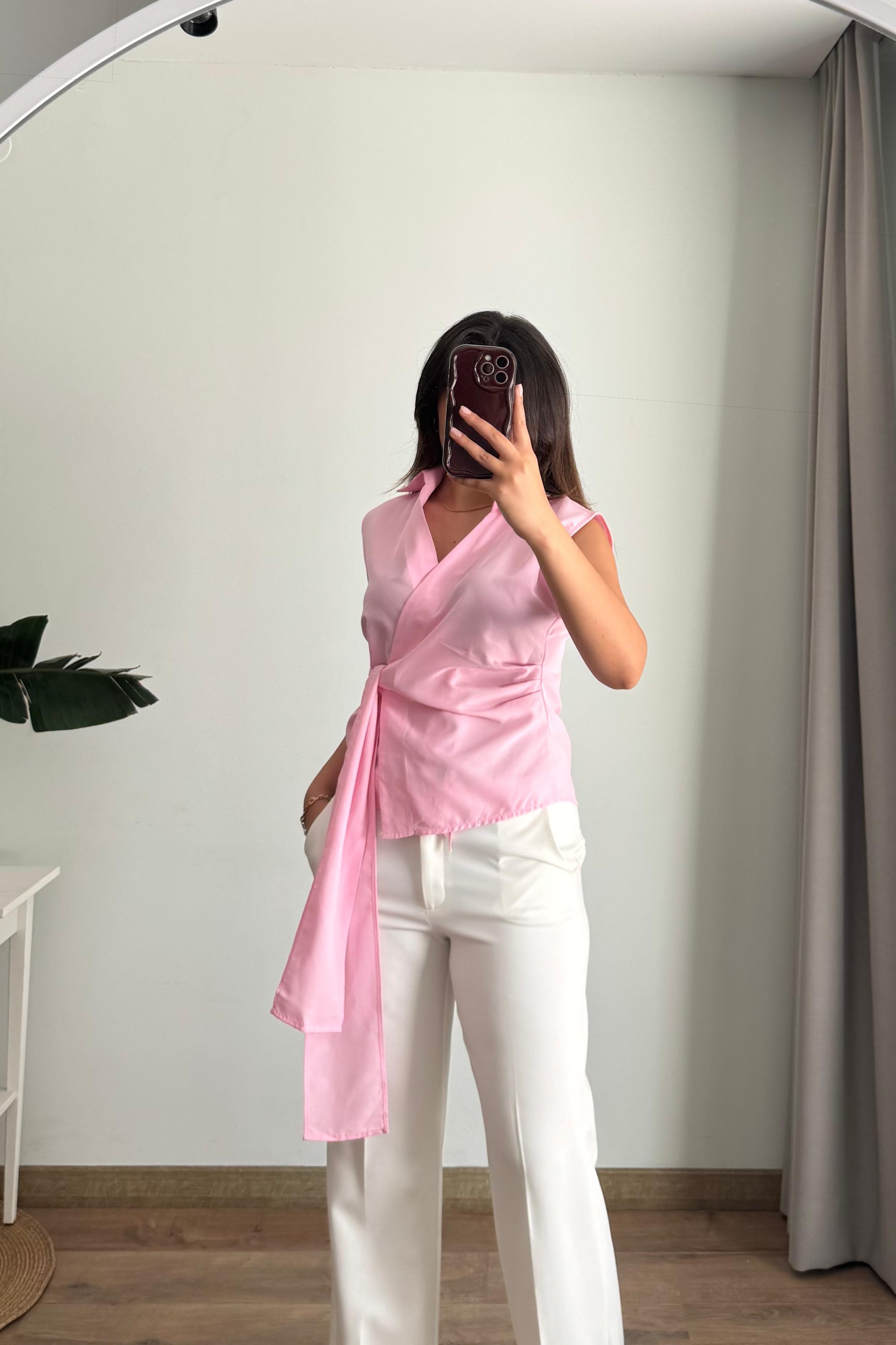 Drape Detaylı Kuşaklı Sıfır Kol Gömlek Yaka Bluz - pembe