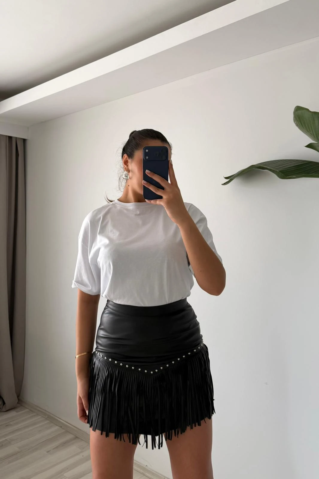 Püskül Detaylı Suni Deri Mini Etek - siyah