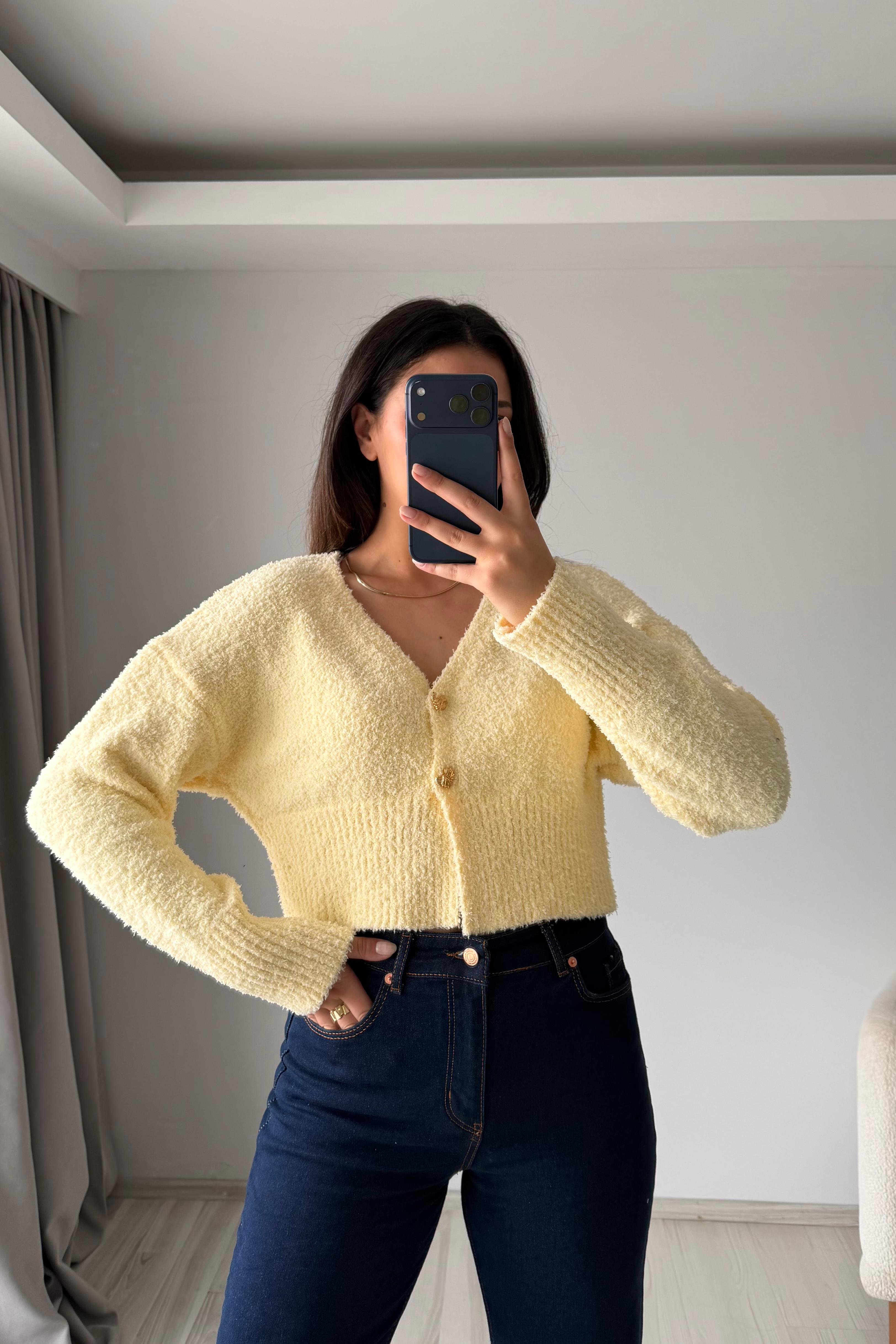 Soft Dokulu Kısa Triko Hırka