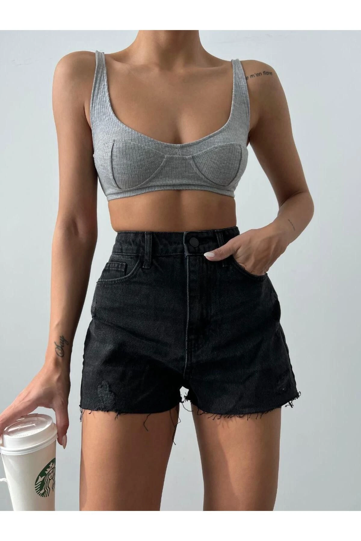 Yırtıklı Şort