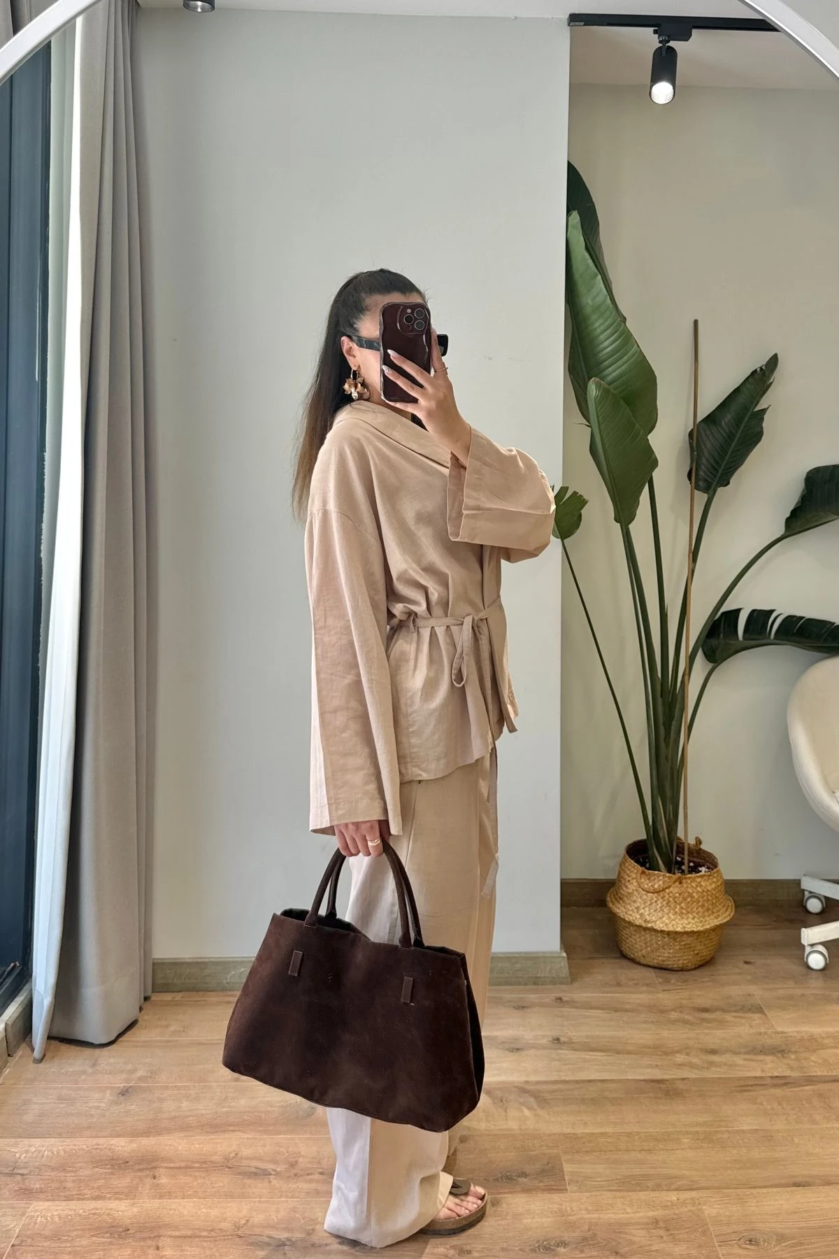 Kadın Bej Kuşaklı Salaş Ceket & Geniş Paça Pantolon Takım