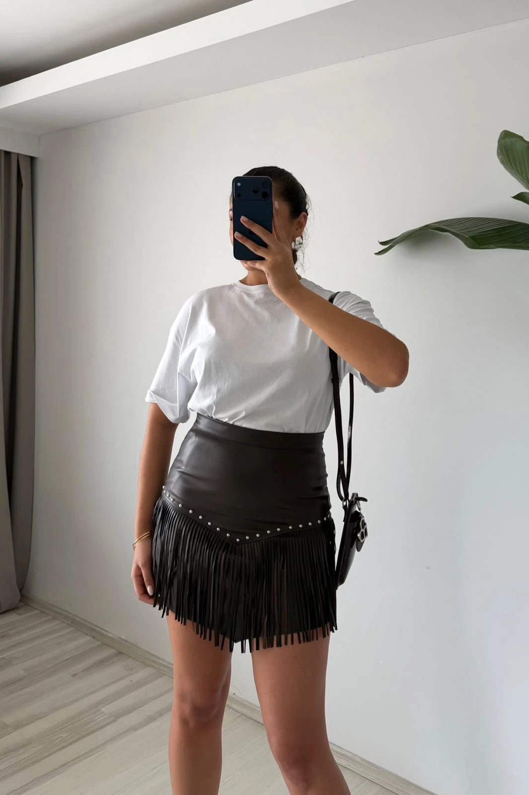 Püskül Detaylı Suni Deri Mini Etek