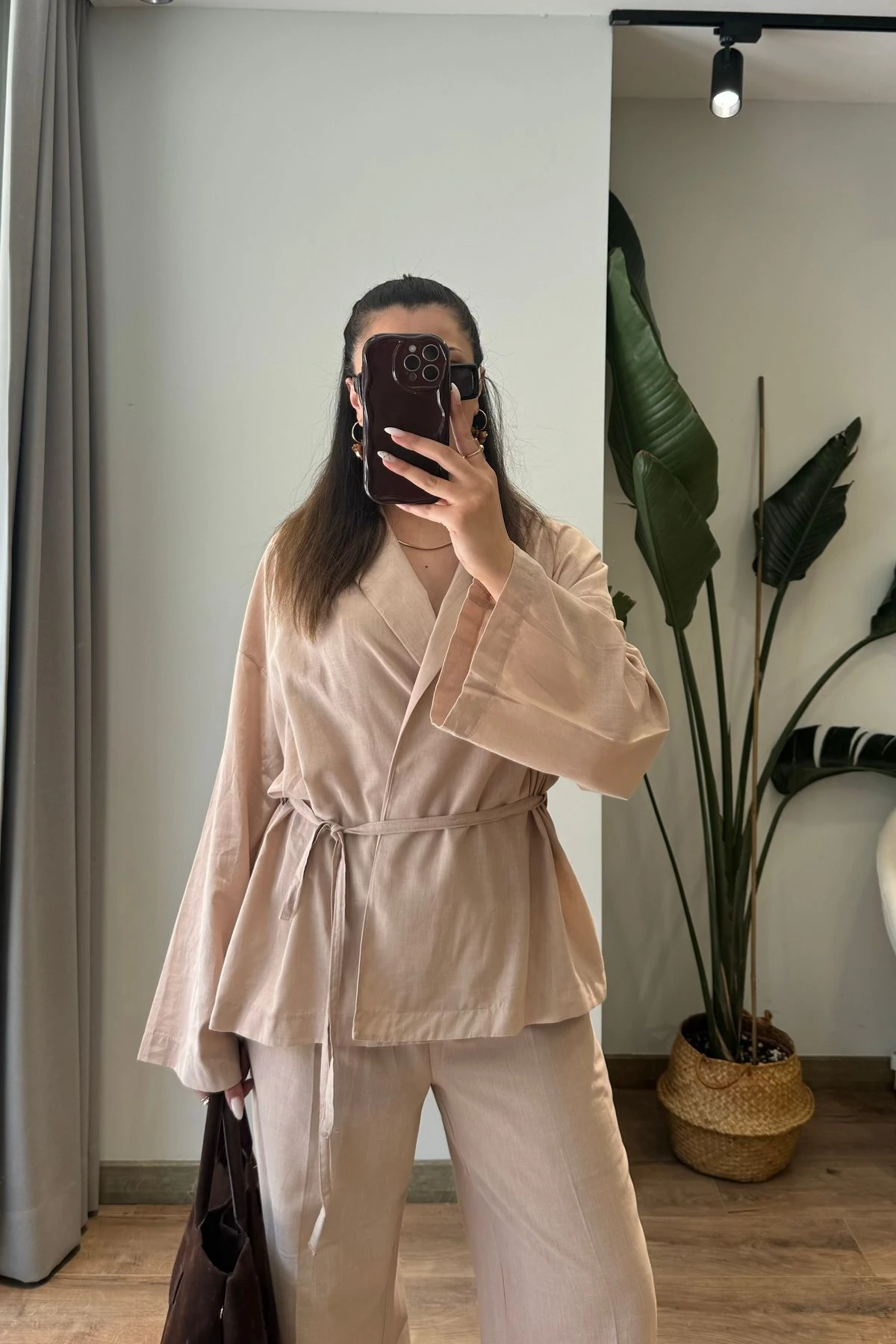 Kadın Bej Kuşaklı Salaş Ceket & Geniş Paça Pantolon Takım