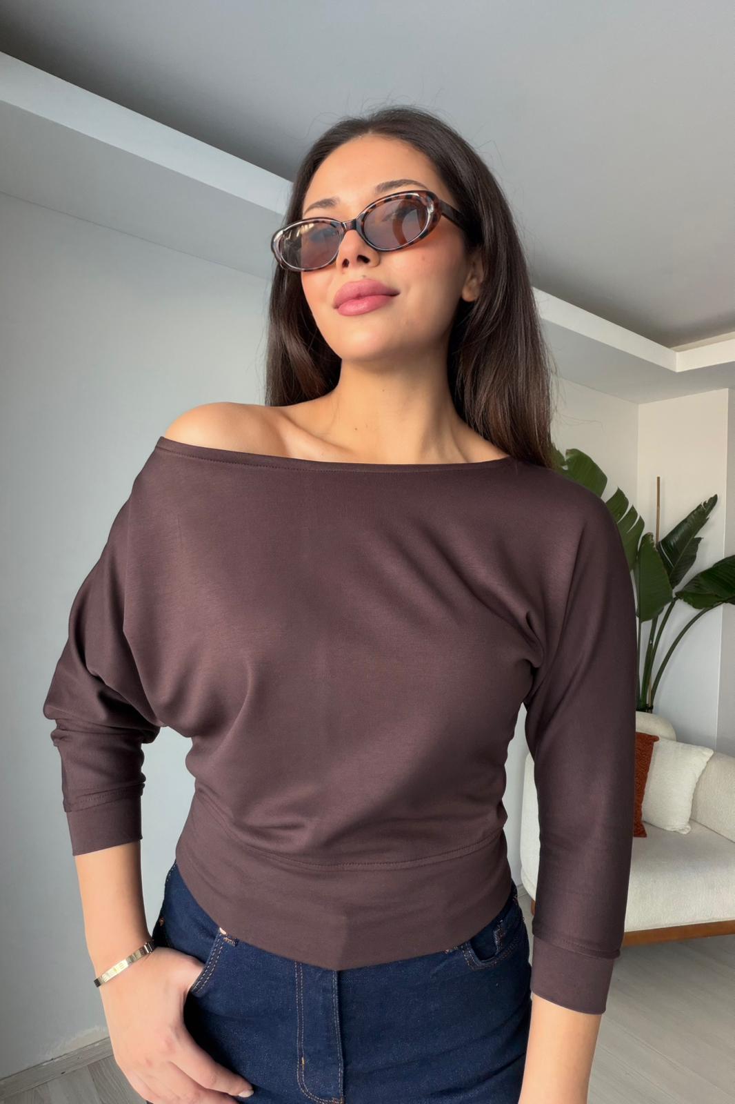 Yarasa Kol Omzu Açık Modal Bluz - kahverengi