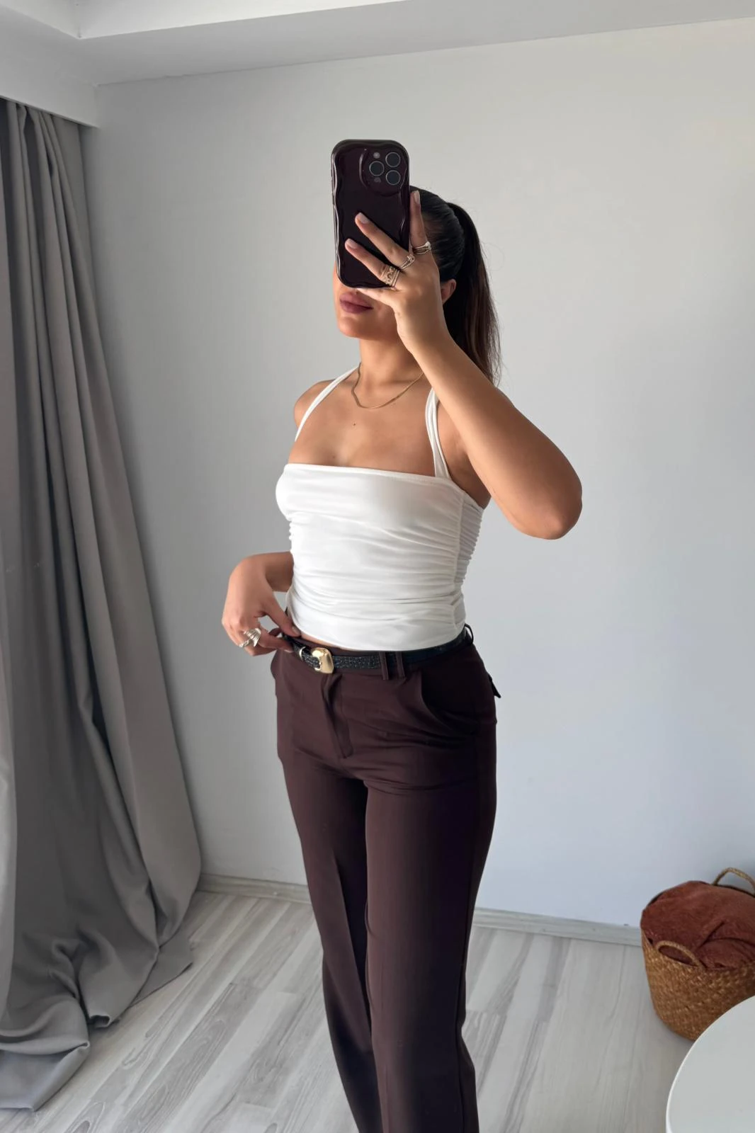 Beyaz Büzgülü Halter Yaka Crop Bluz