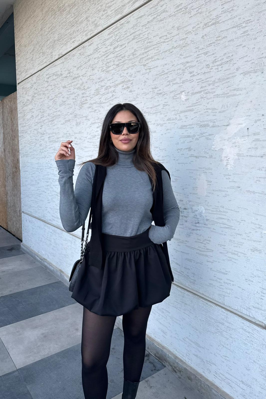 Kadın Siyah İçi Şortlu Balon Mini Etek