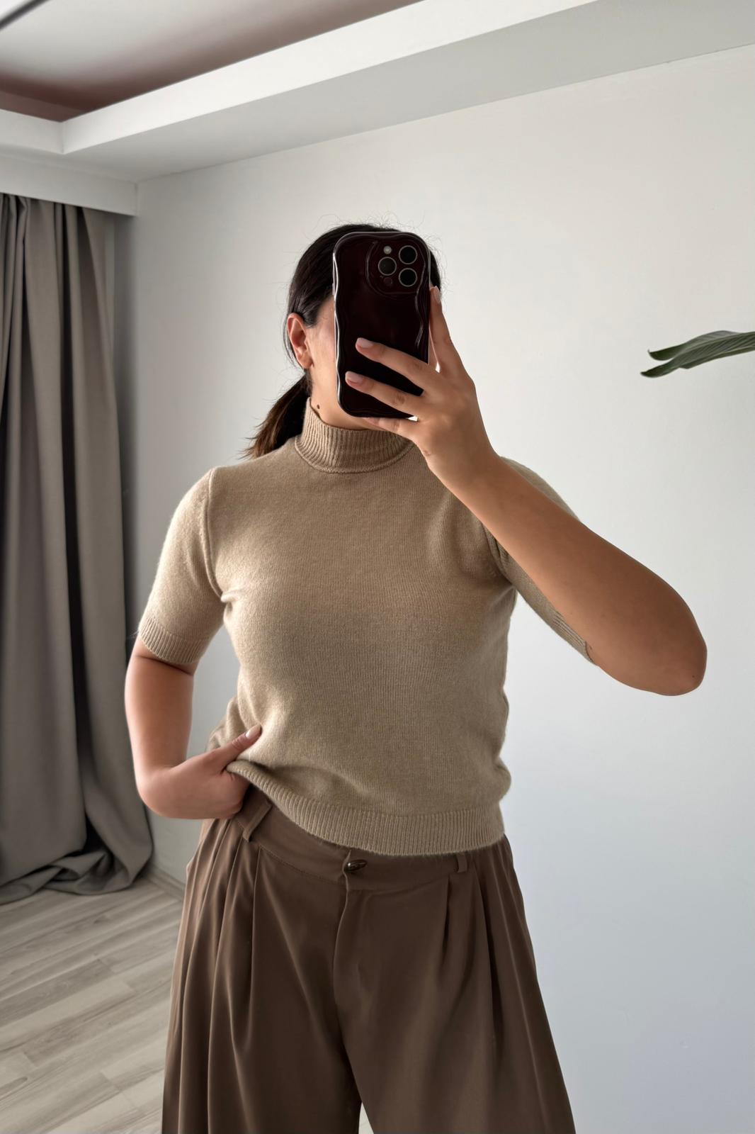 Kısa Kollu Yarım Balıkçı Triko