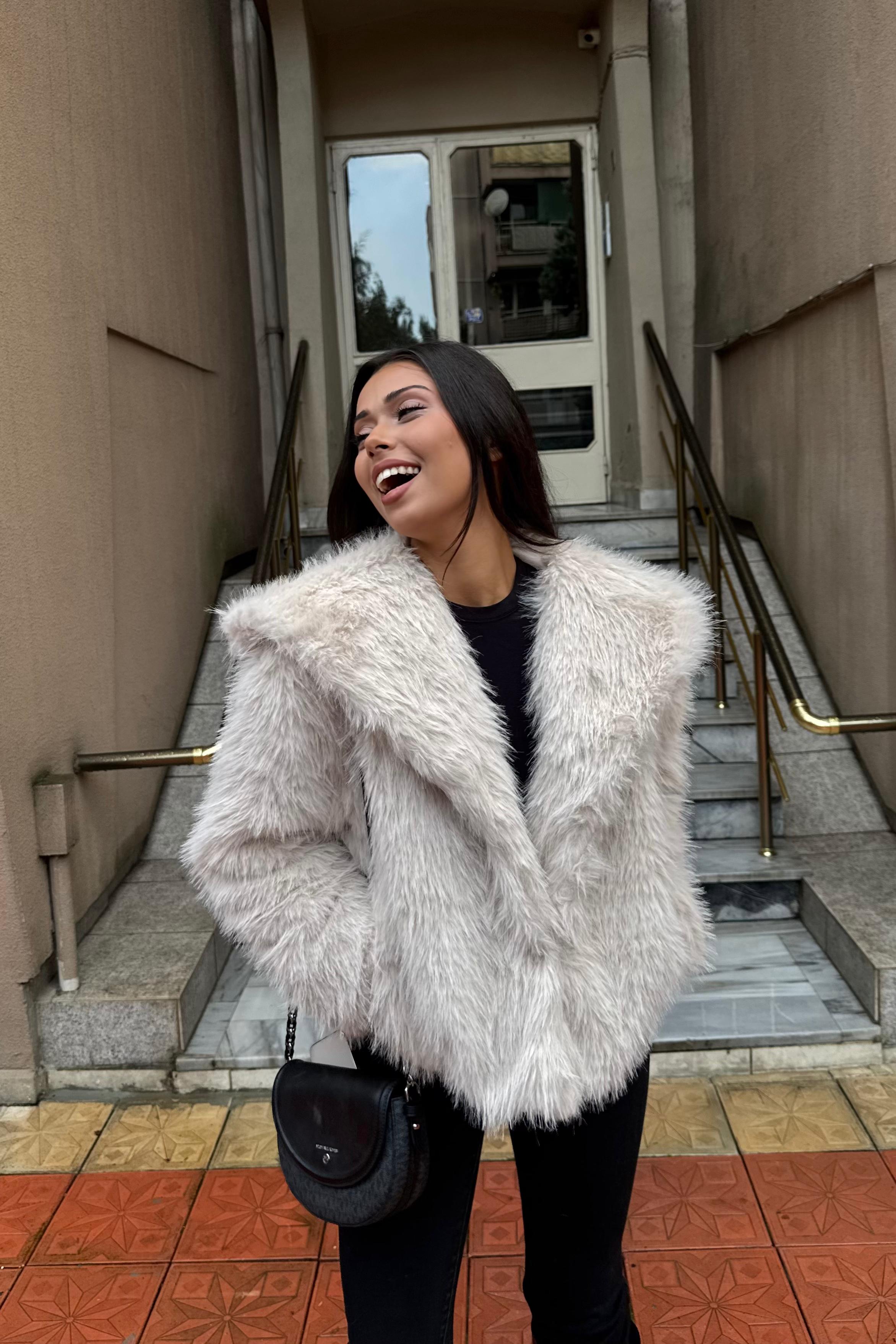 Kısa Tüylü Kürk Mont – Krem