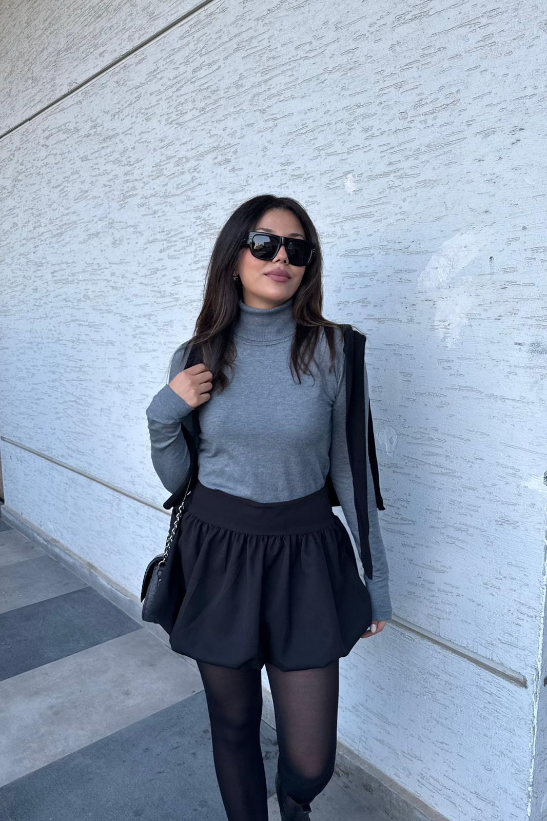 Kadın Siyah İçi Şortlu Balon Mini Etek