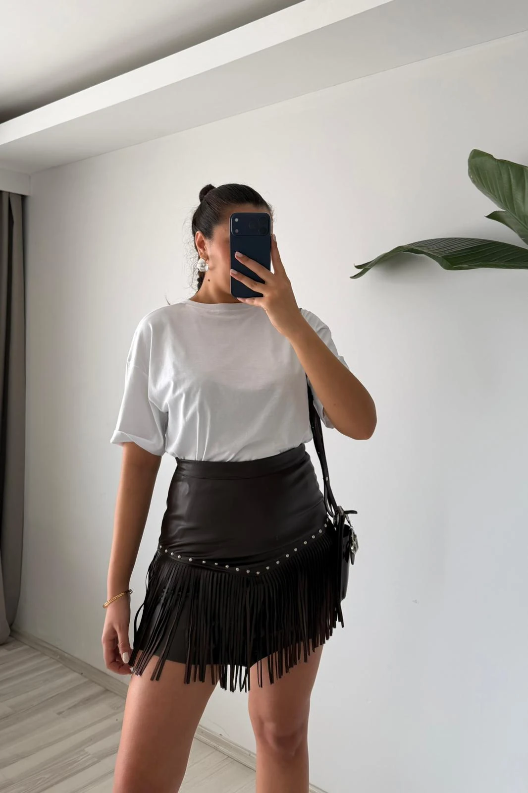 Püskül Detaylı Suni Deri Mini Etek