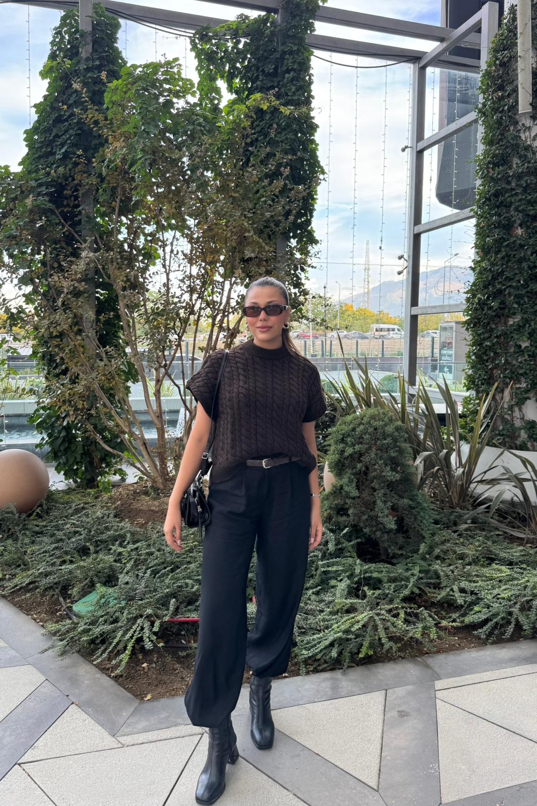 Kahve Örgü Dokulu Triko Süveter