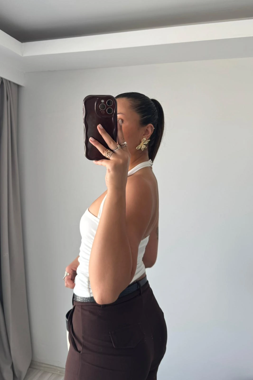 Beyaz Büzgülü Halter Yaka Crop Bluz