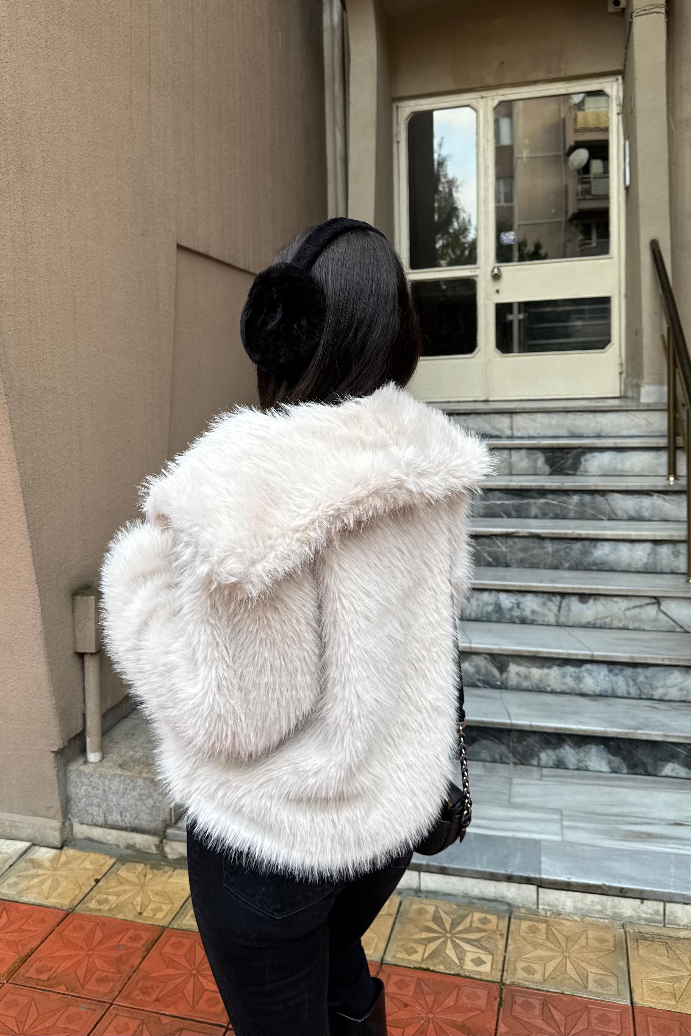 Kısa Tüylü Kürk Mont – Krem