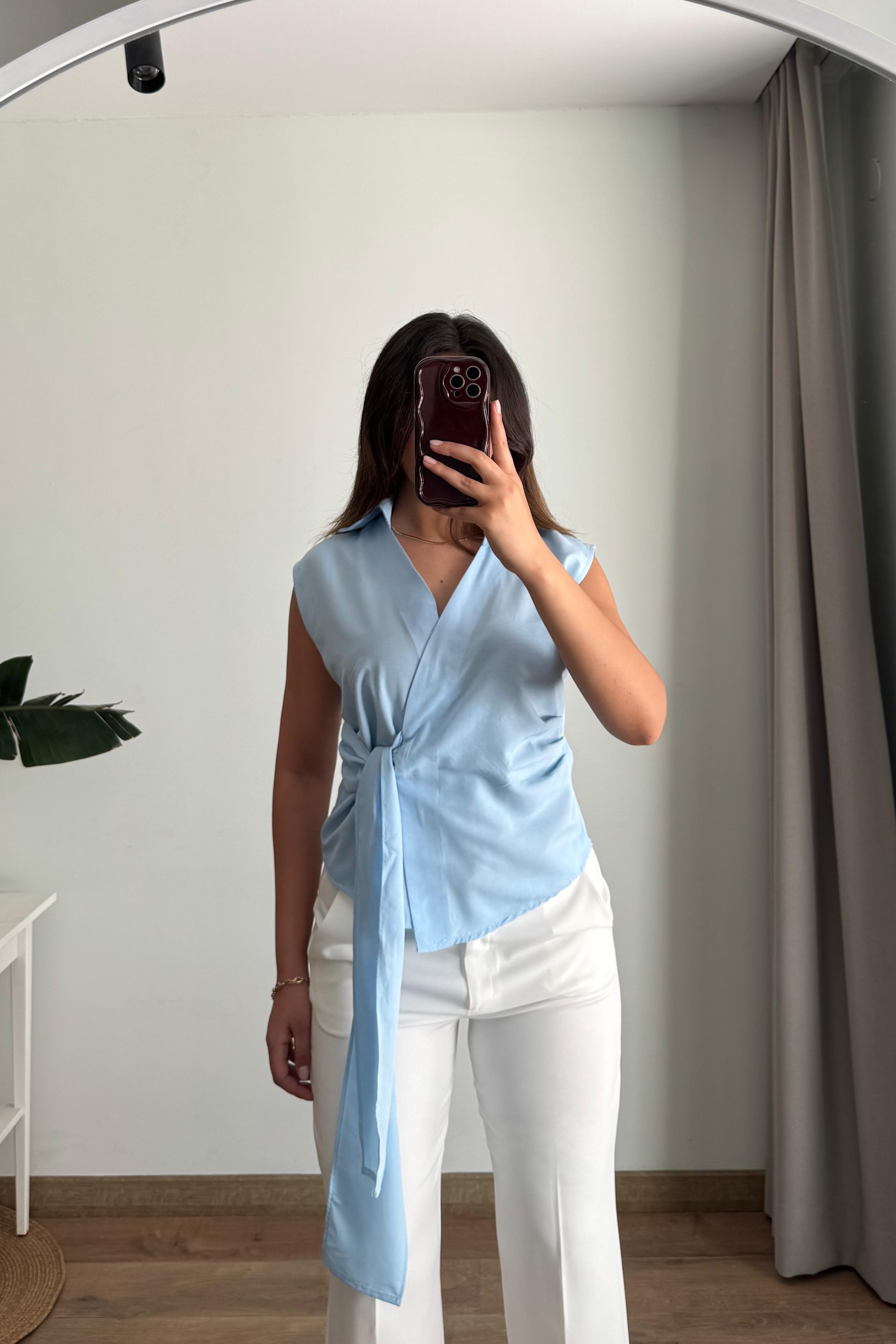 Drape Detaylı Kuşaklı Sıfır Kol Gömlek Yaka Bluz - mavi