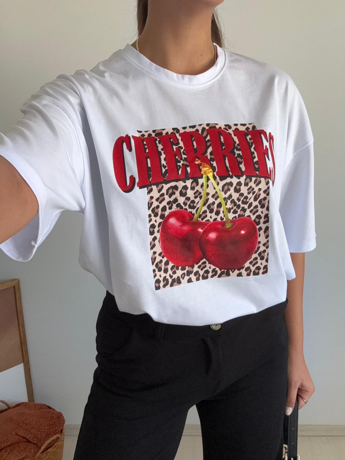 Baskılı Oversize Tişört – 3 Farklı Tasarım - Cherries Baskılı Tişört