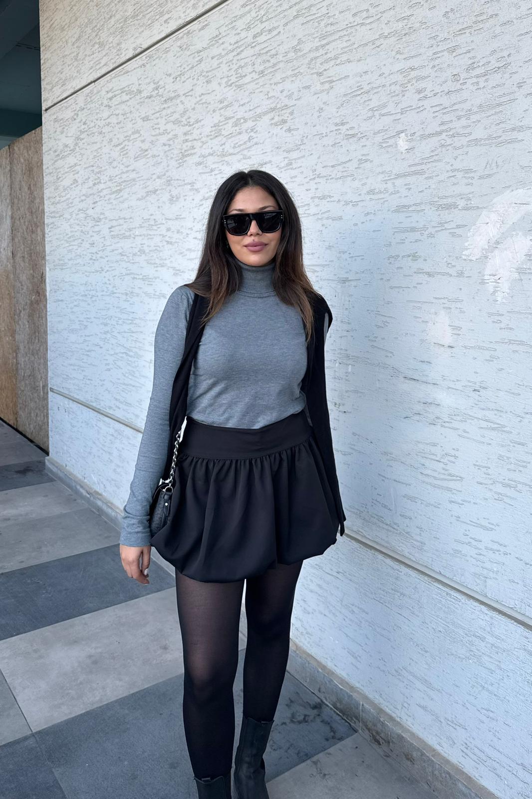 Kadın Siyah İçi Şortlu Balon Mini Etek