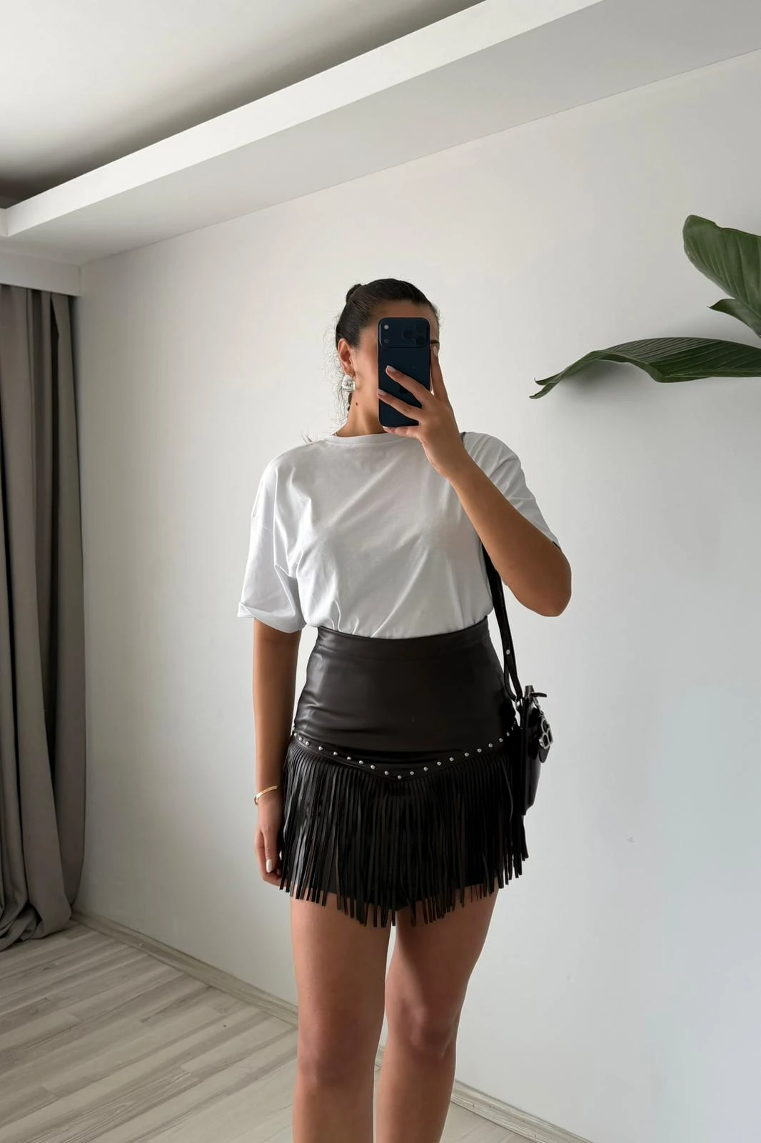 Püskül Detaylı Suni Deri Mini Etek