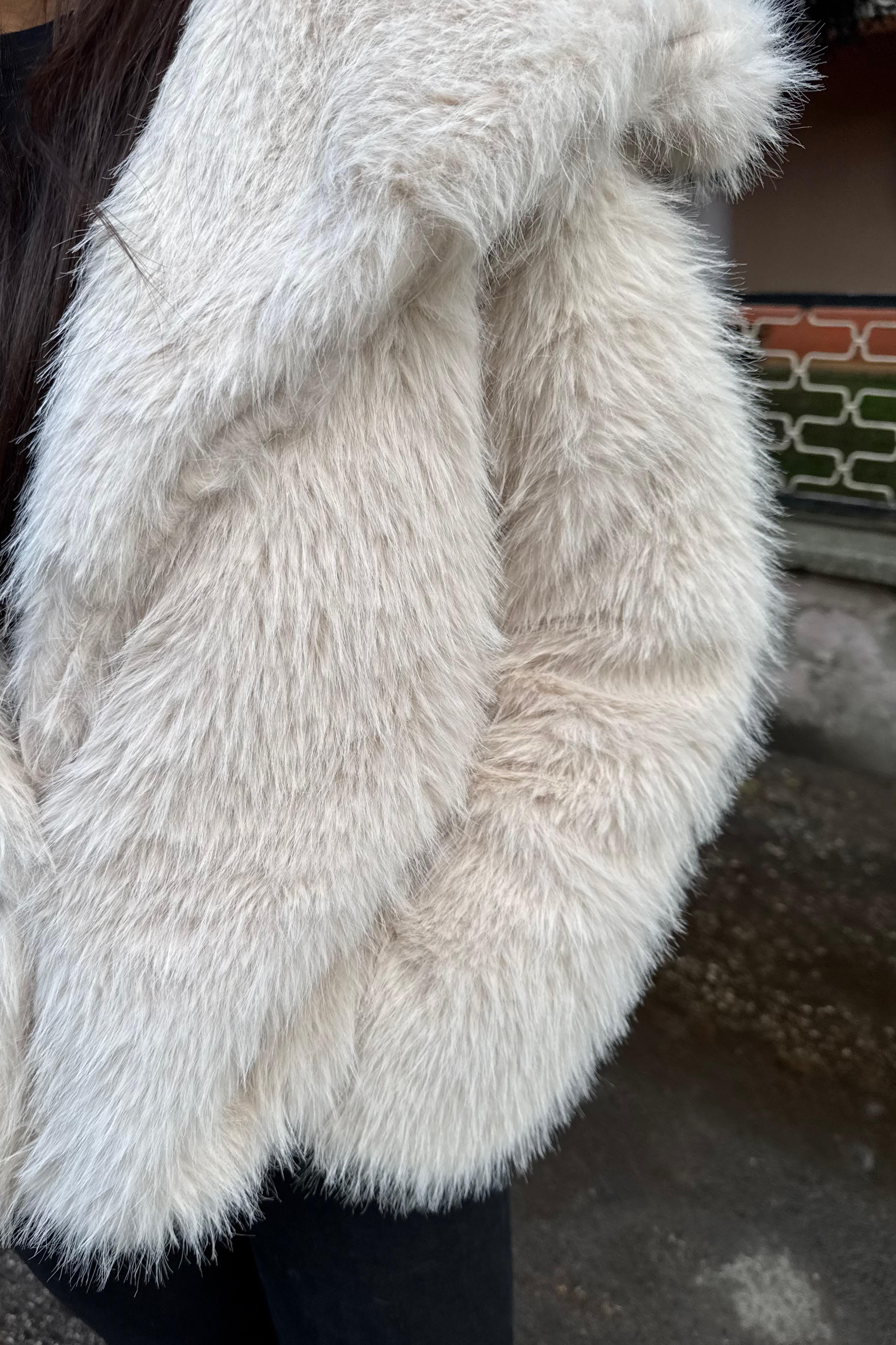 Kısa Tüylü Kürk Mont – Krem