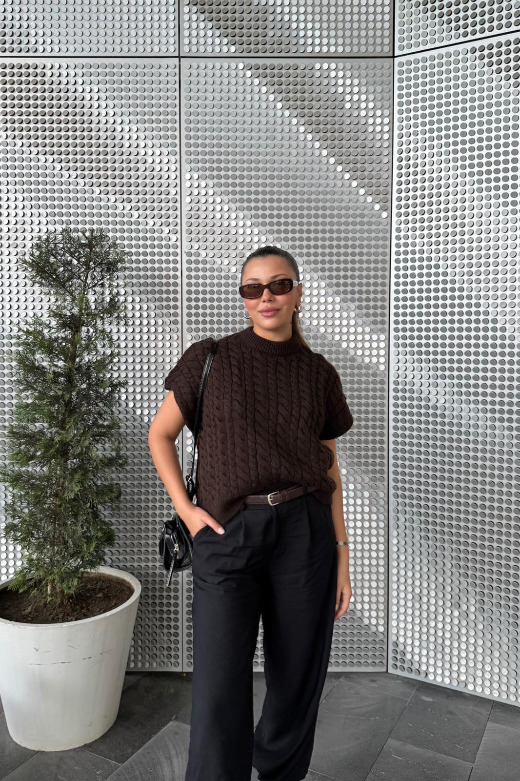 Kahve Örgü Dokulu Triko Süveter