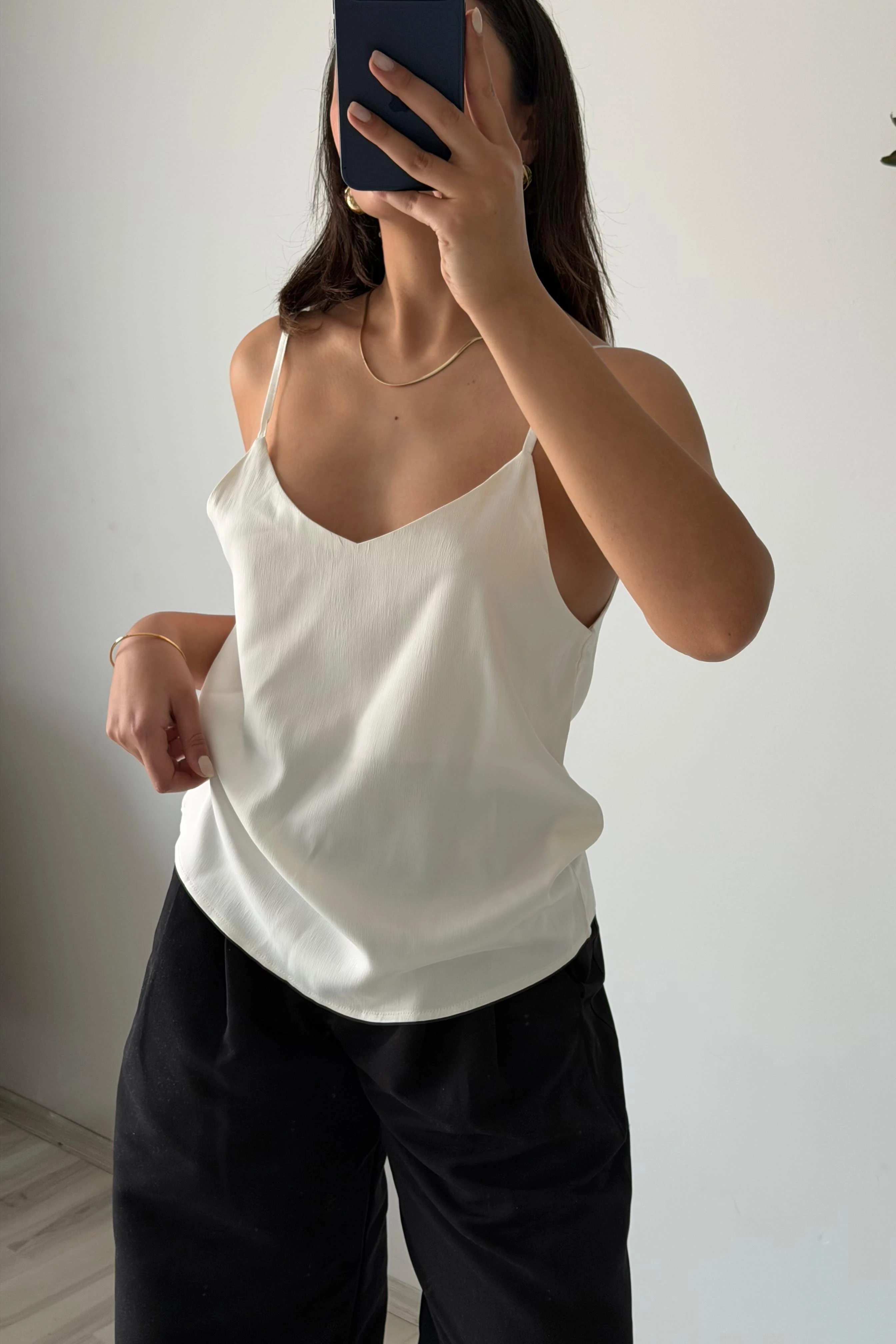 İnce Askılı Saten Görünümlü Bluz - beyaz