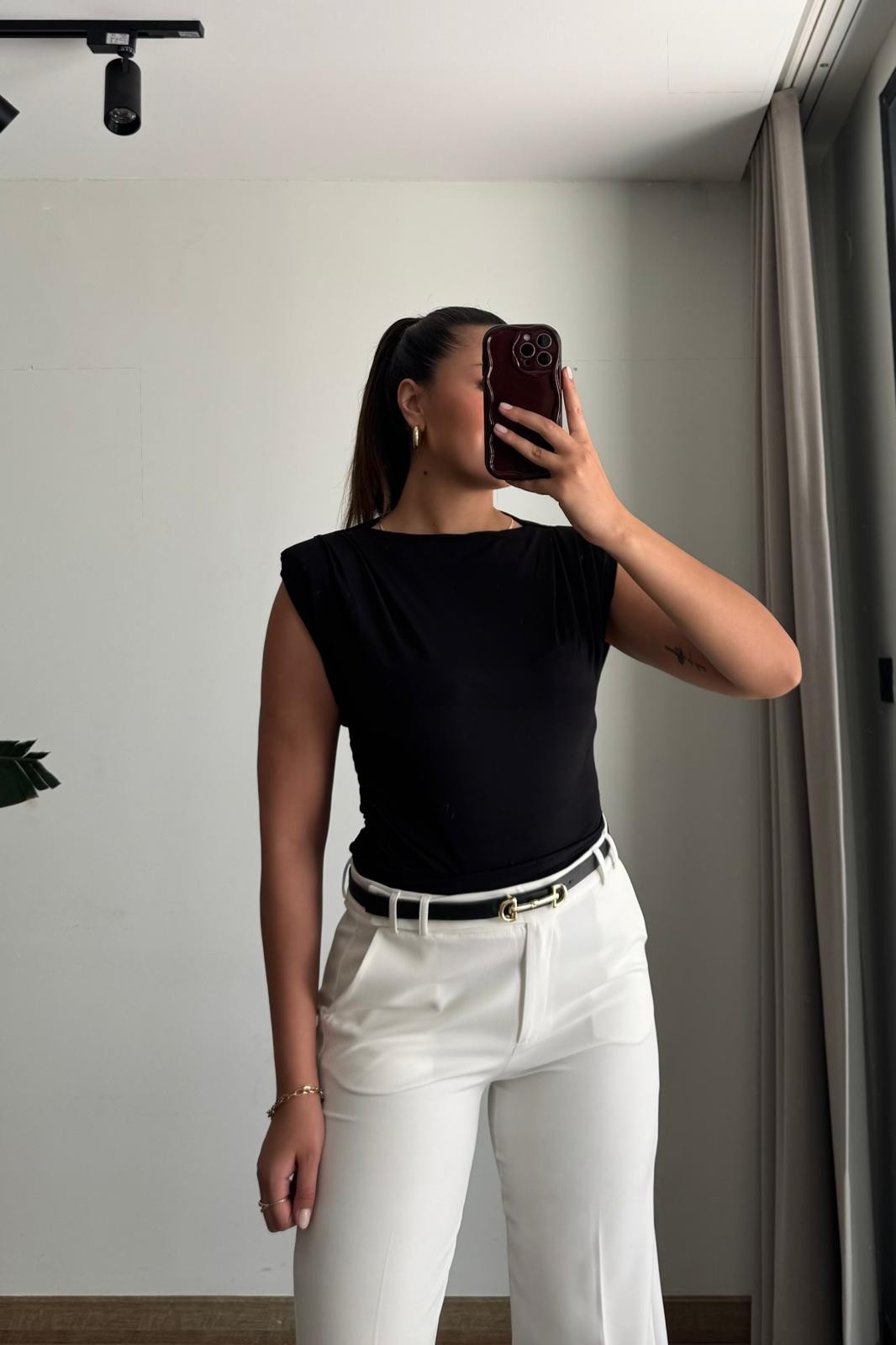 Drape Detaylı Vatkalı Bluz - siyah