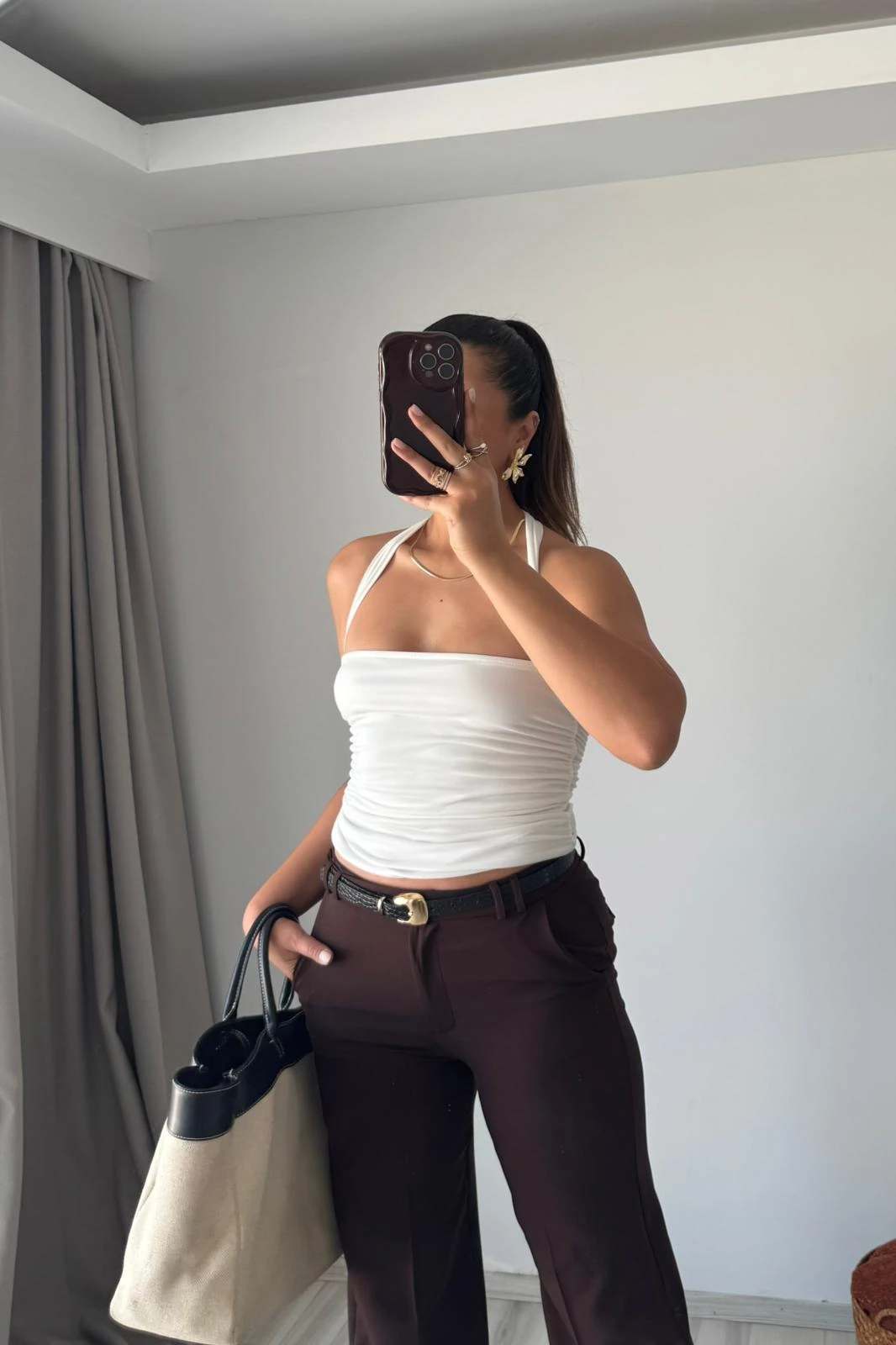 Beyaz Büzgülü Halter Yaka Crop Bluz