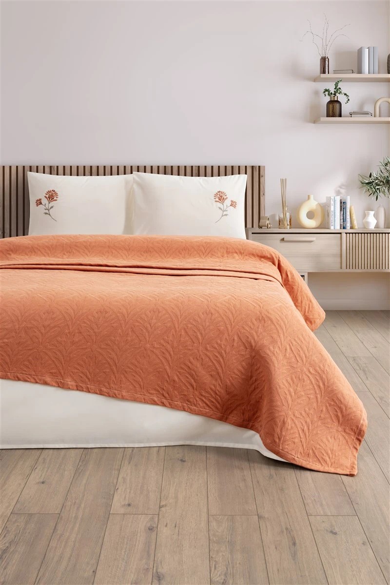 Tivoli Nakışlı Pike Takımı- Jakarlı Pike Yatak Örtüsü-Daniela-220x240 cm - kayısı