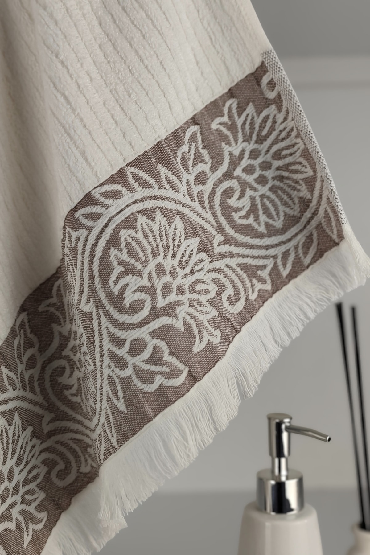 Bambu Banyo Havlusu - Püsküllü & Ekstra Yumuşak & Süper Emici - 70x140 cm - Ekru