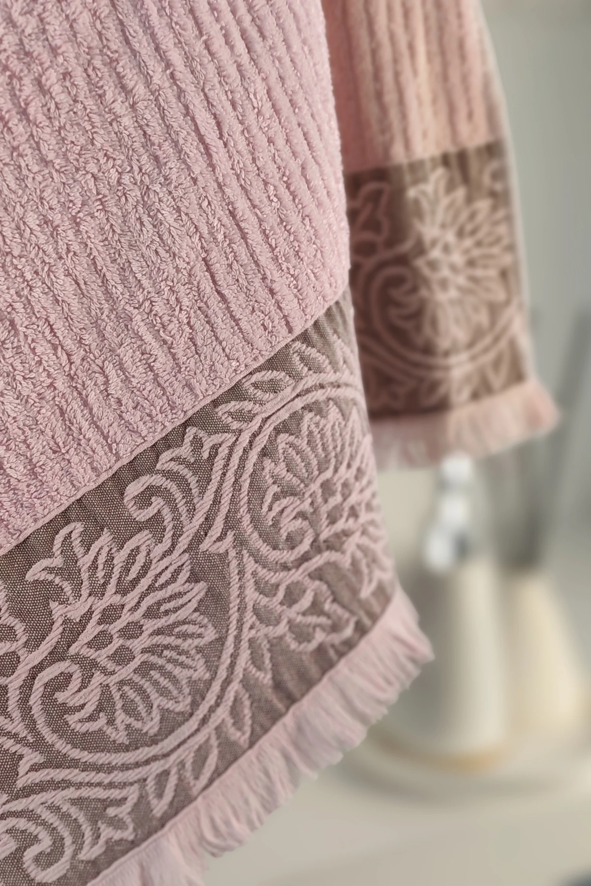 Kabartma Bordürlü Pudra Banyo Havlusu - Bambu & Pamuk - Ekstra Yumuşak & Su Emici - 70x140 cm