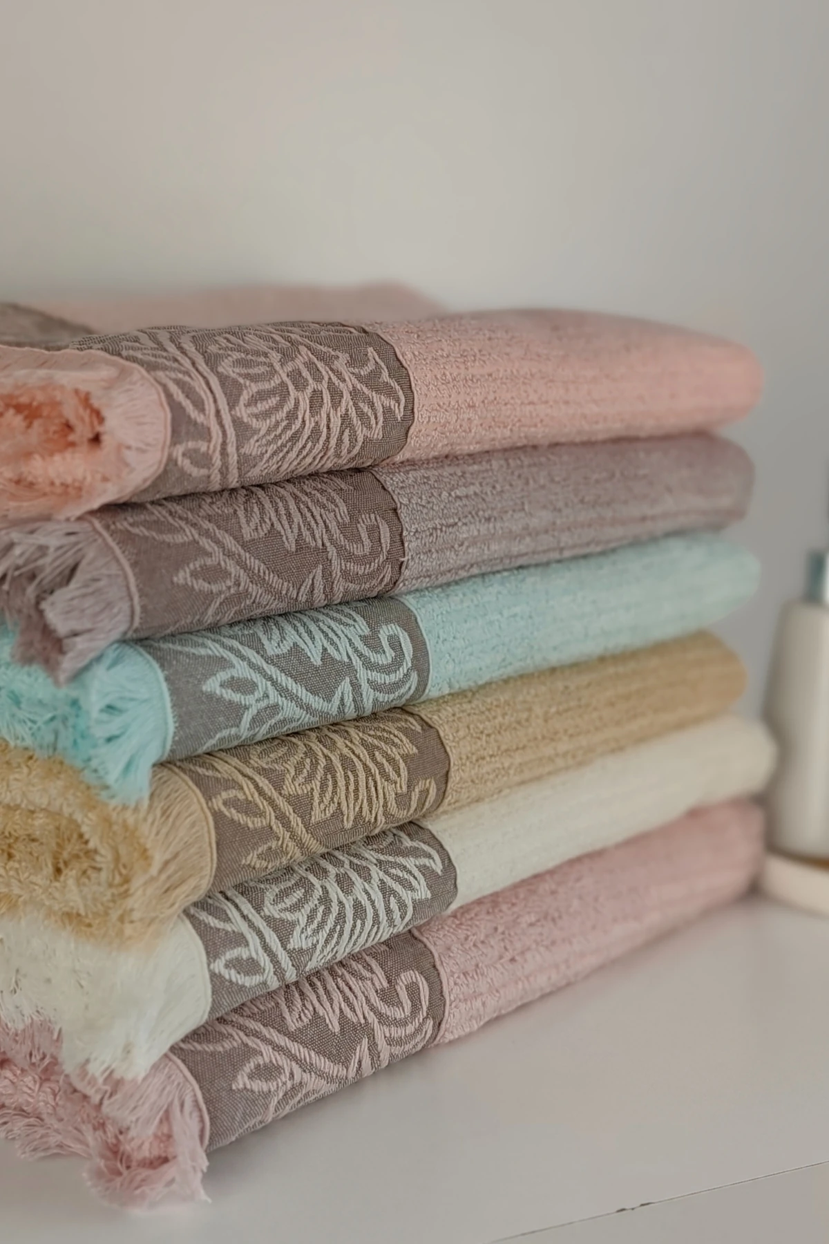 Kabartma Bordürlü Pudra Banyo Havlusu - Bambu & Pamuk - Ekstra Yumuşak & Su Emici - 70x140 cm