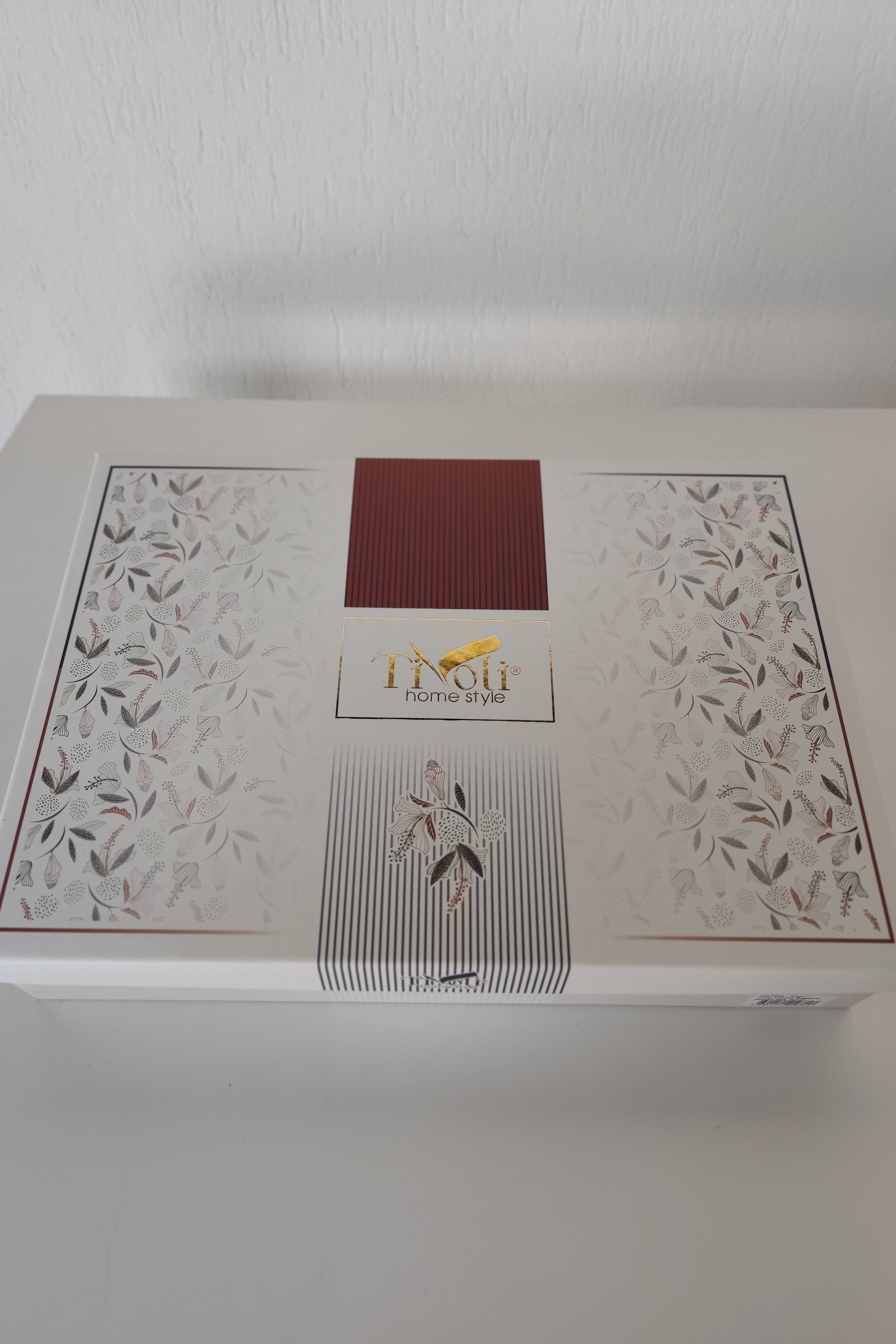 Tivoli Nakışlı Pike Takımı- Jakarlı Pike Yatak Örtüsü-Daniela-220x240 cm