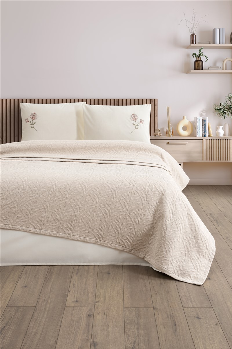 Tivoli Nakışlı Pike Takımı- Jakarlı Pike Yatak Örtüsü-Daniela-220x240 cm - bej