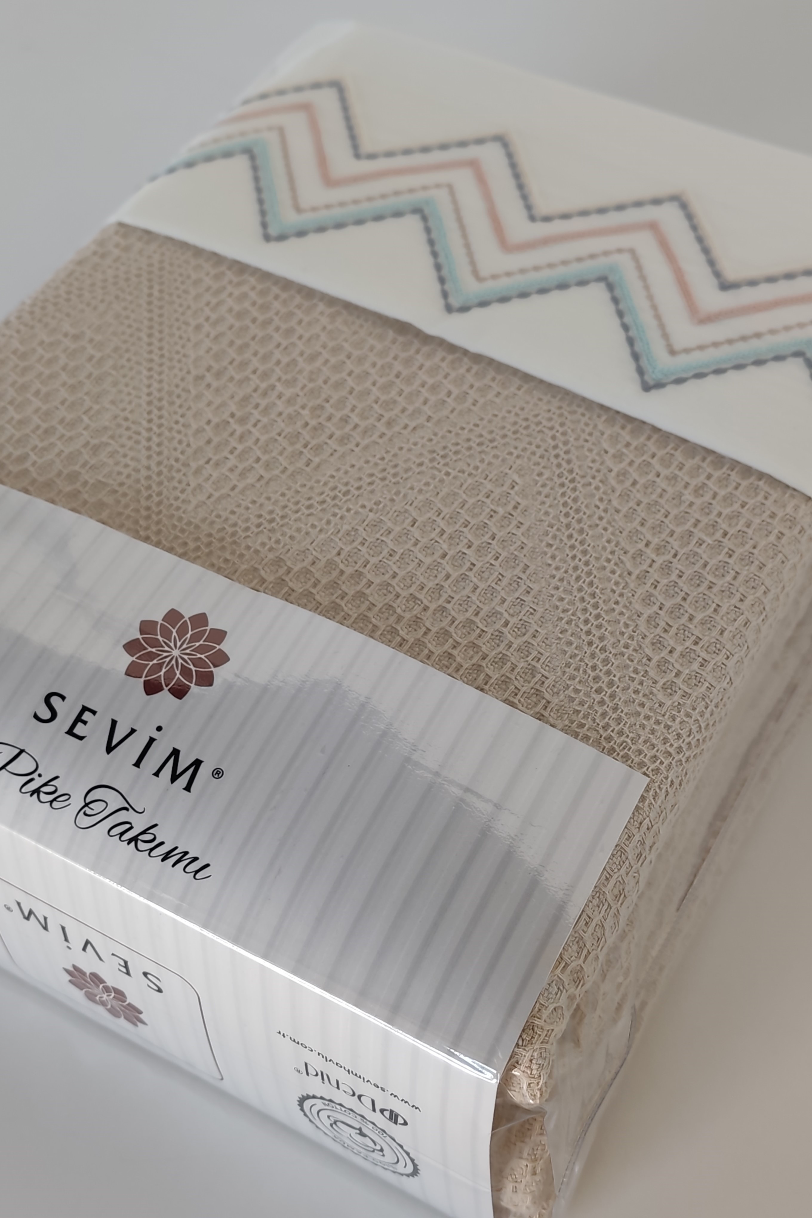 Çift Kişilik Saçaklı Waffle Pike Takımı-4 Parça & Çeyizlik Petekli Pike Seti-Delfina - cappuccino