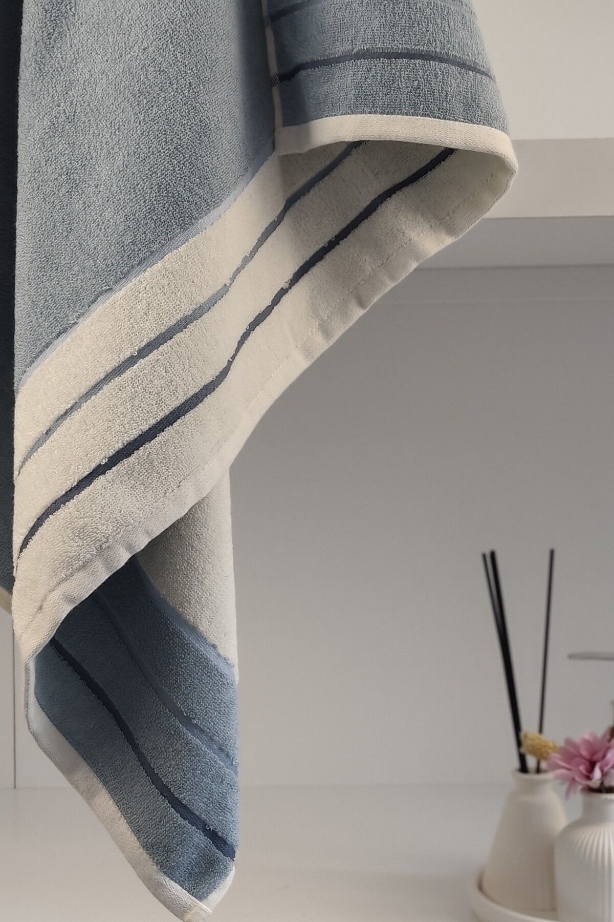 Ekru Bordürlü Banyo Havlusu - %100 Pamuk & Yumuşak Çizgili - 90x150 cm - İndigo
