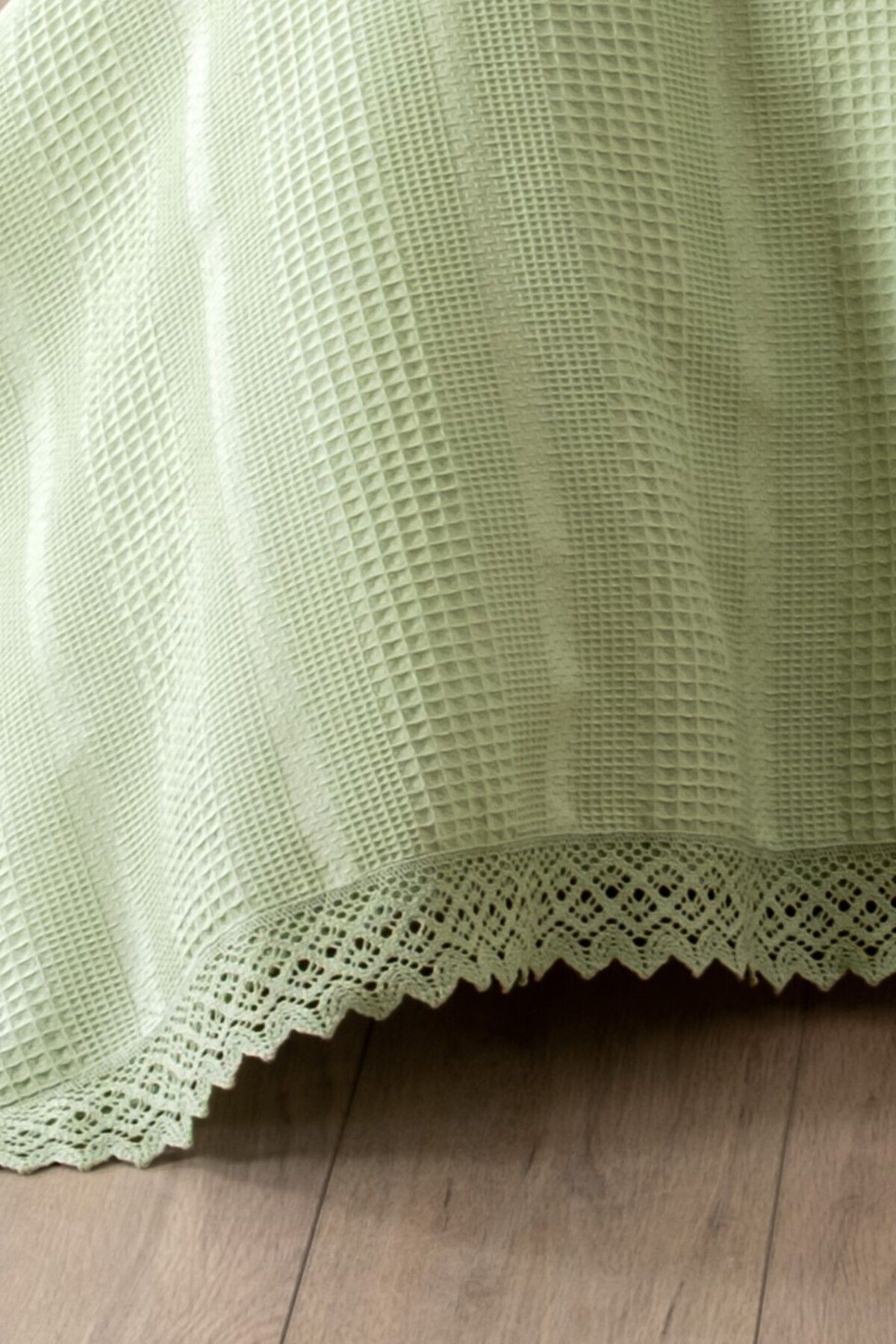 Kopanaki Dantelli Çift Kişilik Pike-210x230 cm - Fıstık Yeşili
