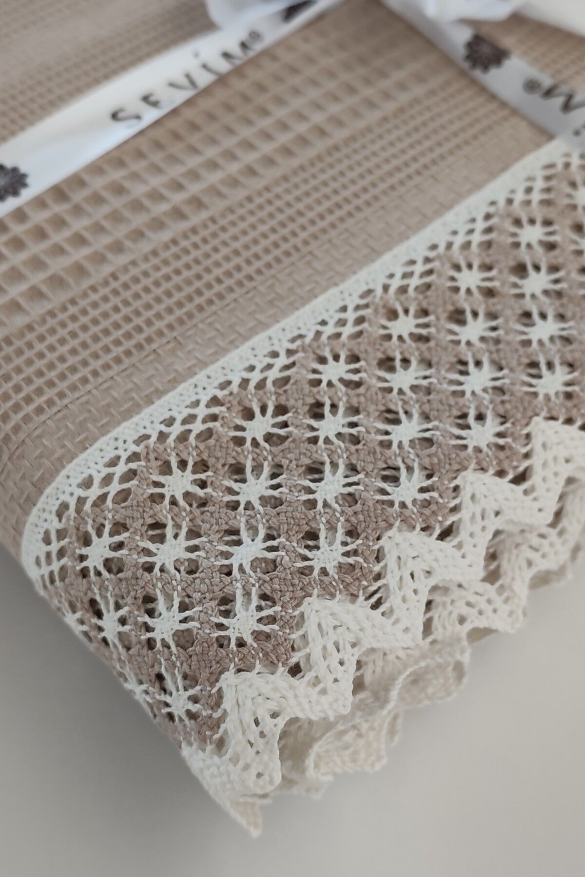 Tek Kişilik İki Renkli Kopanaki Dantelli Petek Pike - Waffle Dokuma -160x230 cm-Kapuçino