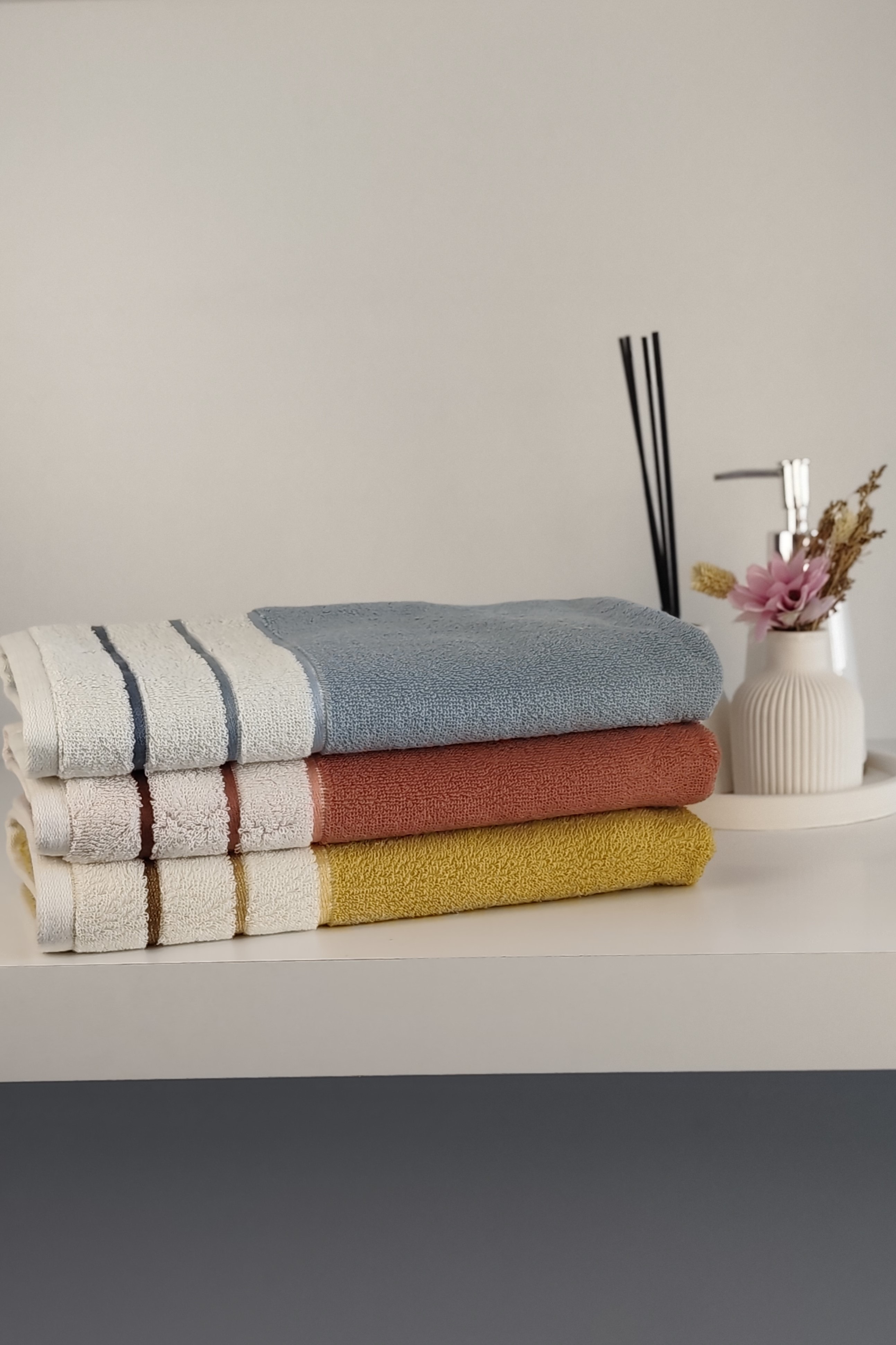 Hardal Ucu Çizgili Banyo Havlusu - İpliği Boyalı & Yüksek Su Emici - %100 Pamuk - 90x150cm