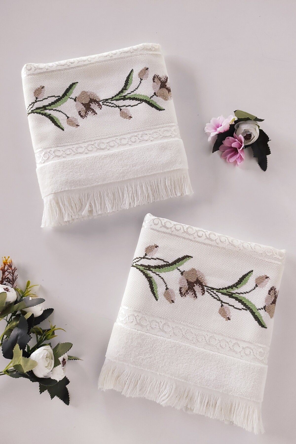 Kanaviçe Nakışlı Güllü Kadife El Yüz Havlusu Seti-2'li - 50x90 Cm - krem