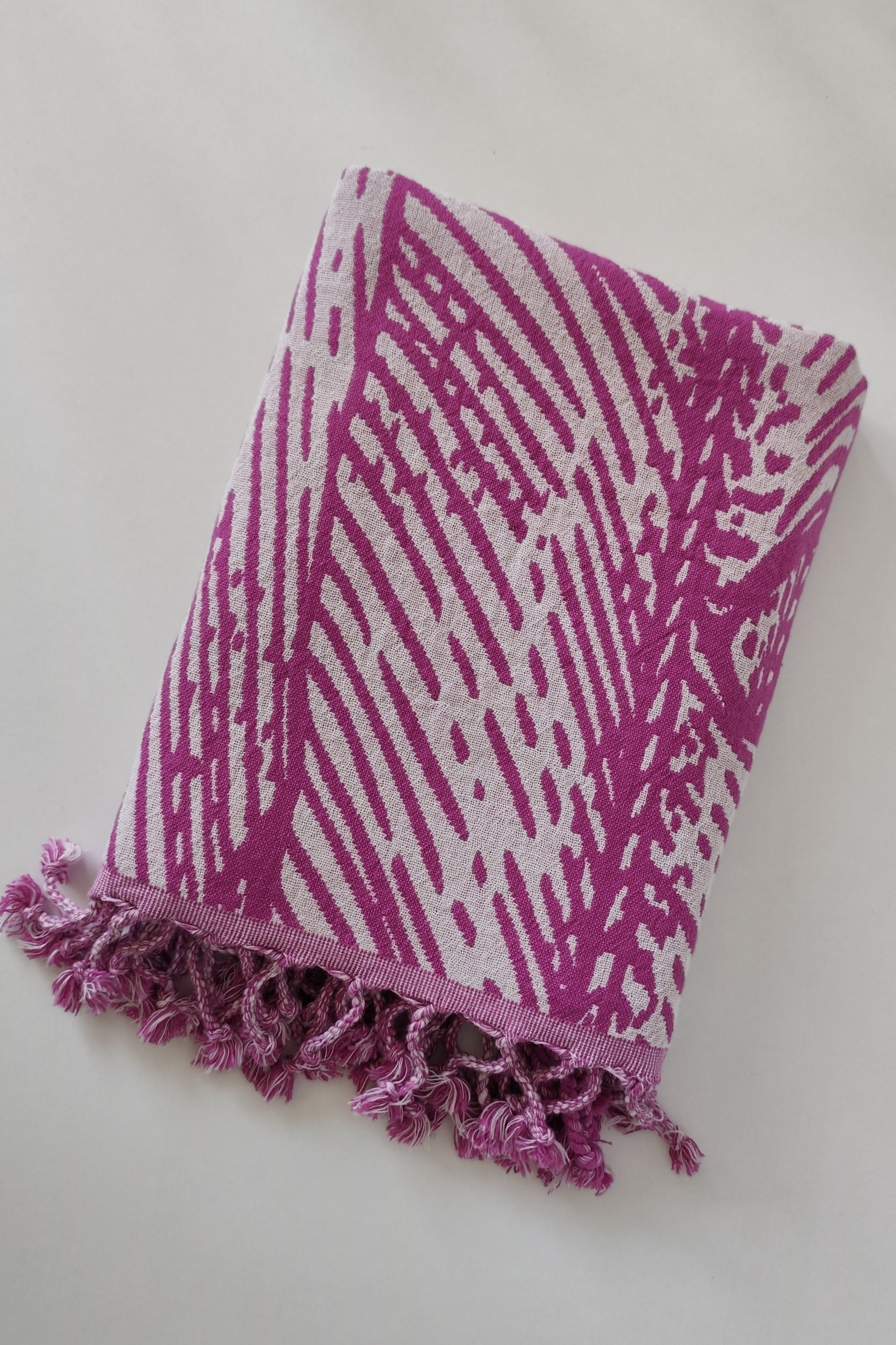 Jakarlı Müslin Peştemal-Yaprak Desen-90x170 cm - fuşya