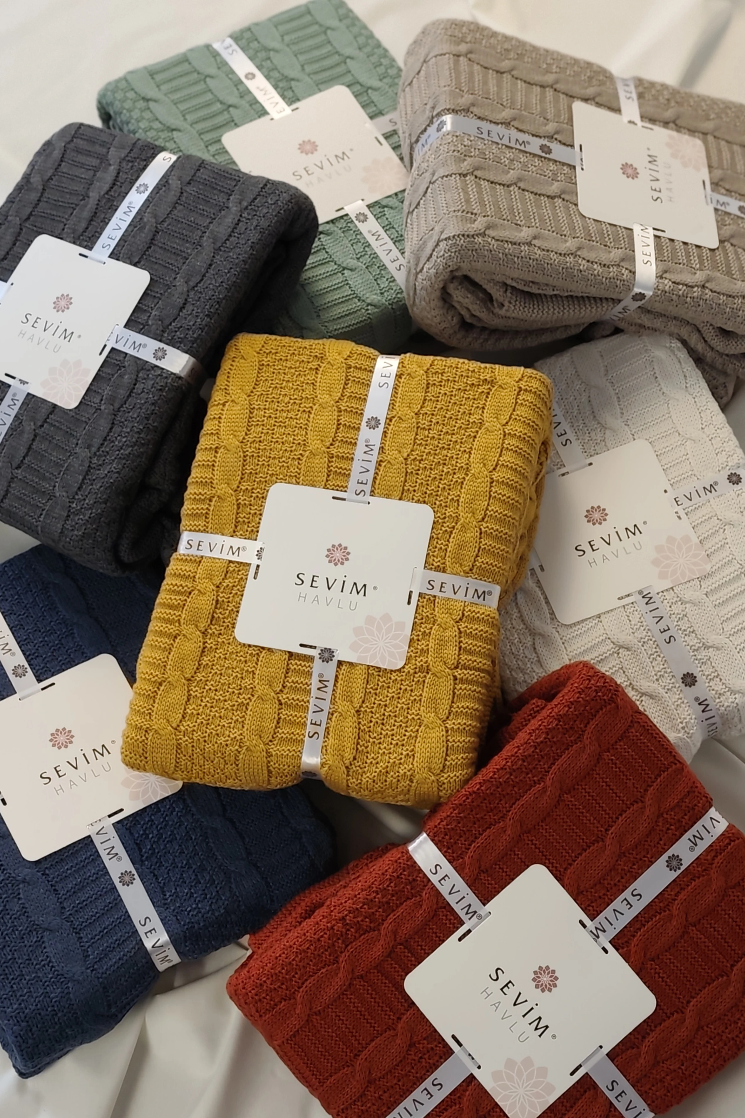 Tek Kişilik Triko Örme Battaniye - Yumuşak Dokulu & Şık Yatak Örtüsü-Örgü Battaniye - Hardal