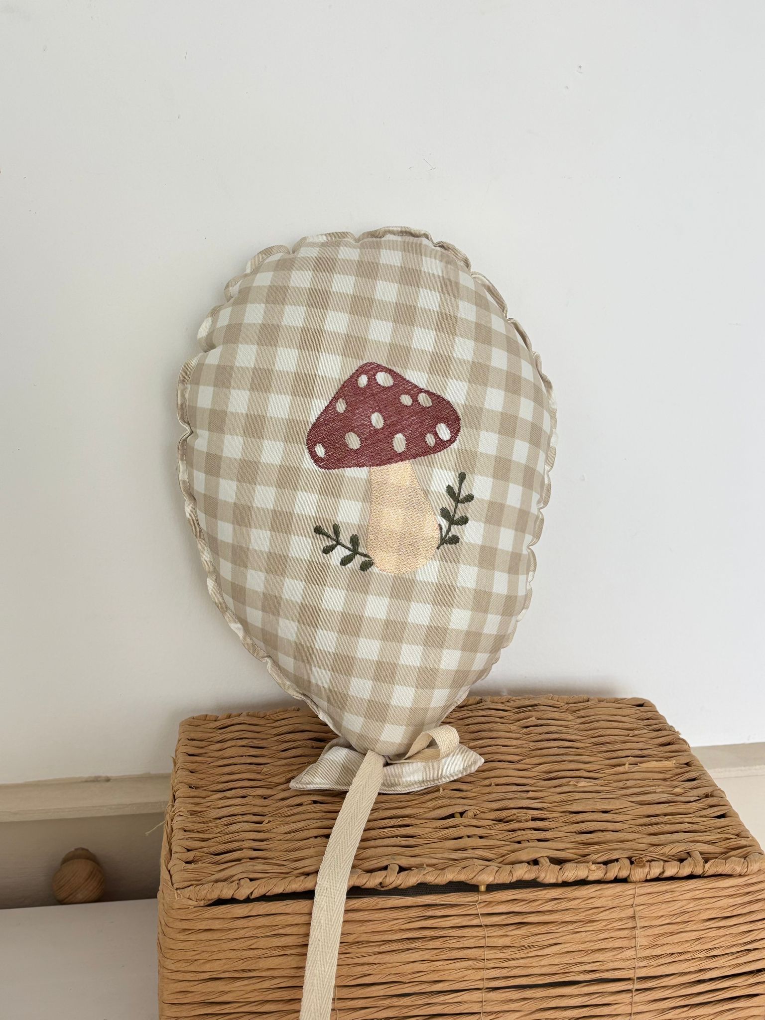 MUSHROOM TEKLİ NAKIŞ BALON - BEJ PÖTİKARE- DEV MANTAR