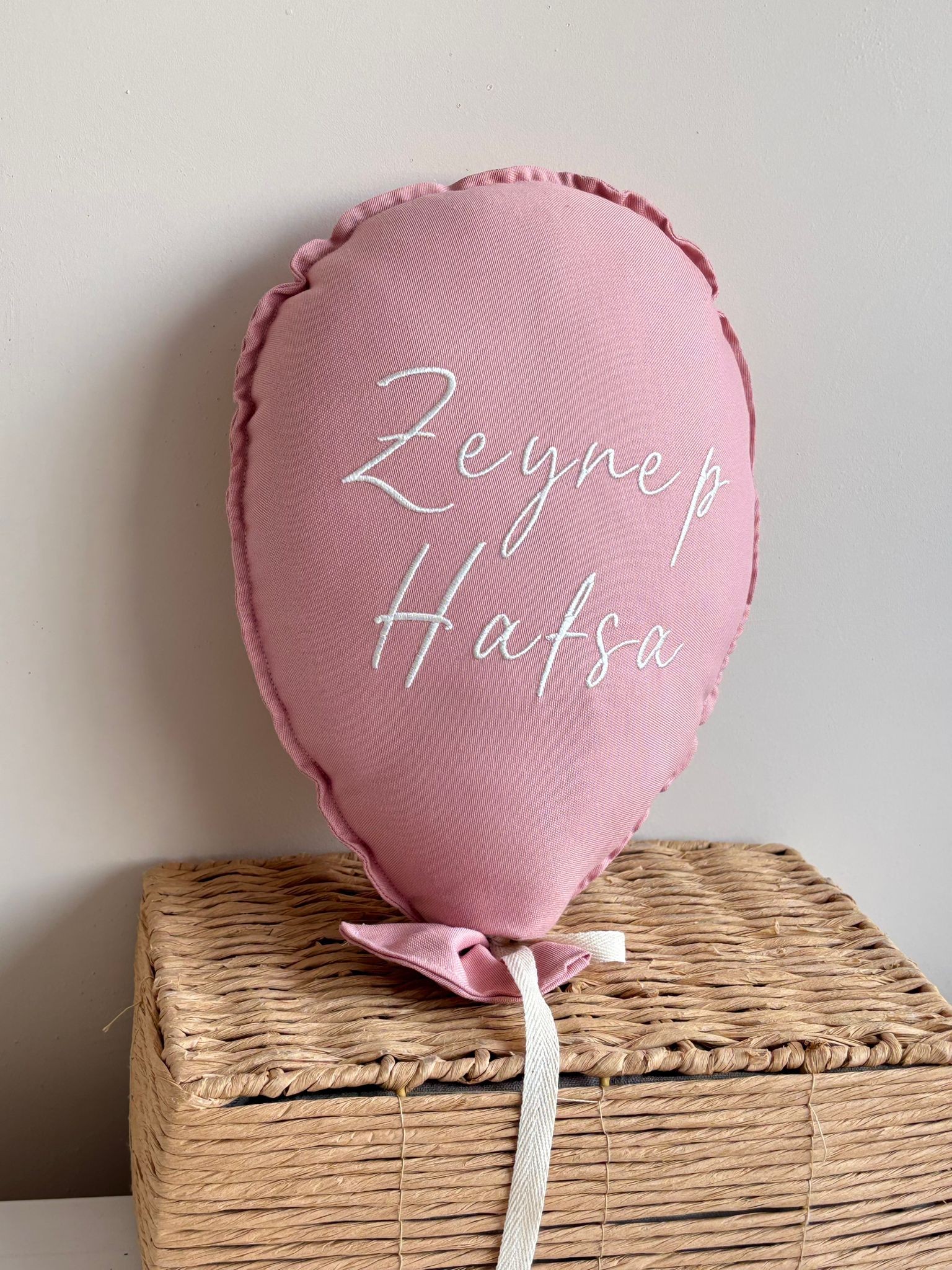 NAKIŞ BALON TEKLİ İSİMLİ - GÜLKURUSU EKRU