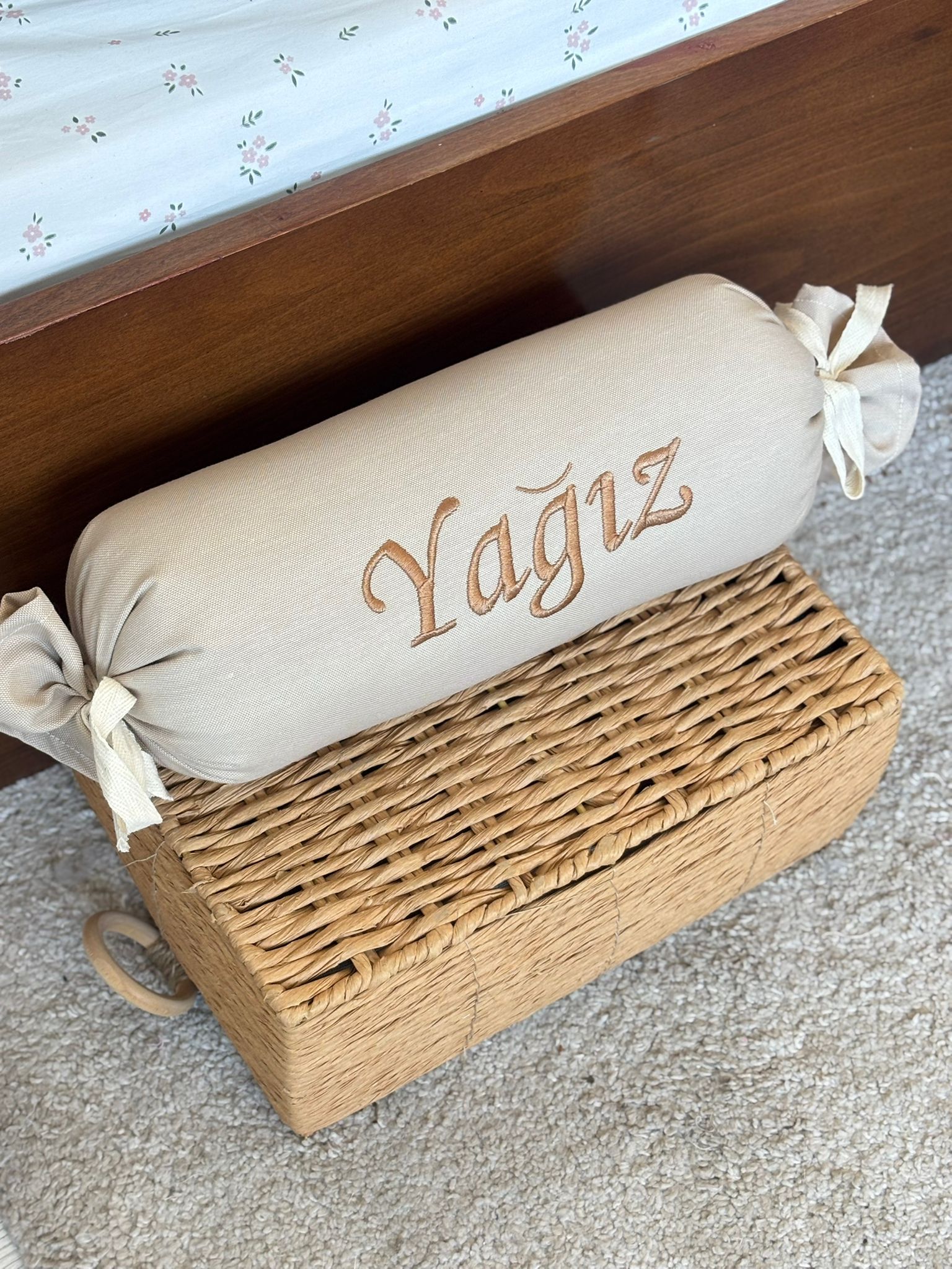 ŞEKER YASTIK DESENSİZ İSİMLER - BEJ- KOYU SÜTLÜ KAHVE