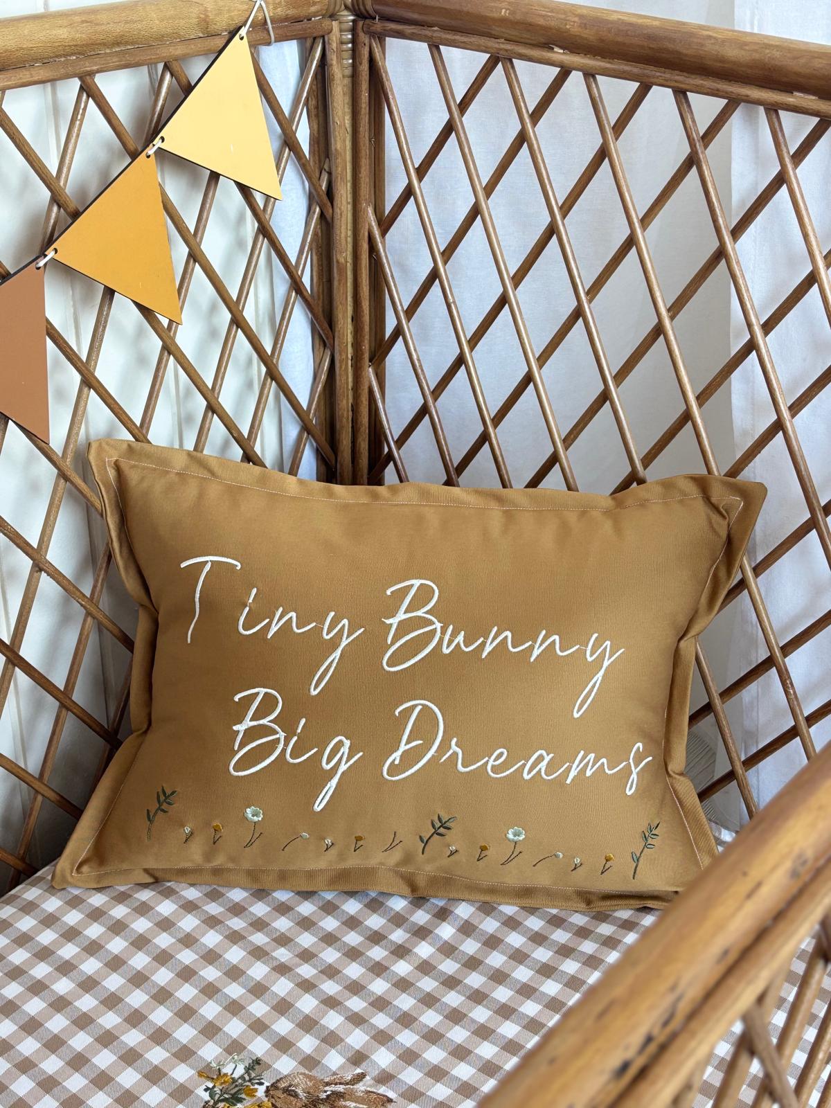 TINY BUNNY FİGÜRLÜ DİKDÖRTGEN YASTIK - SLOGAN HARDAL