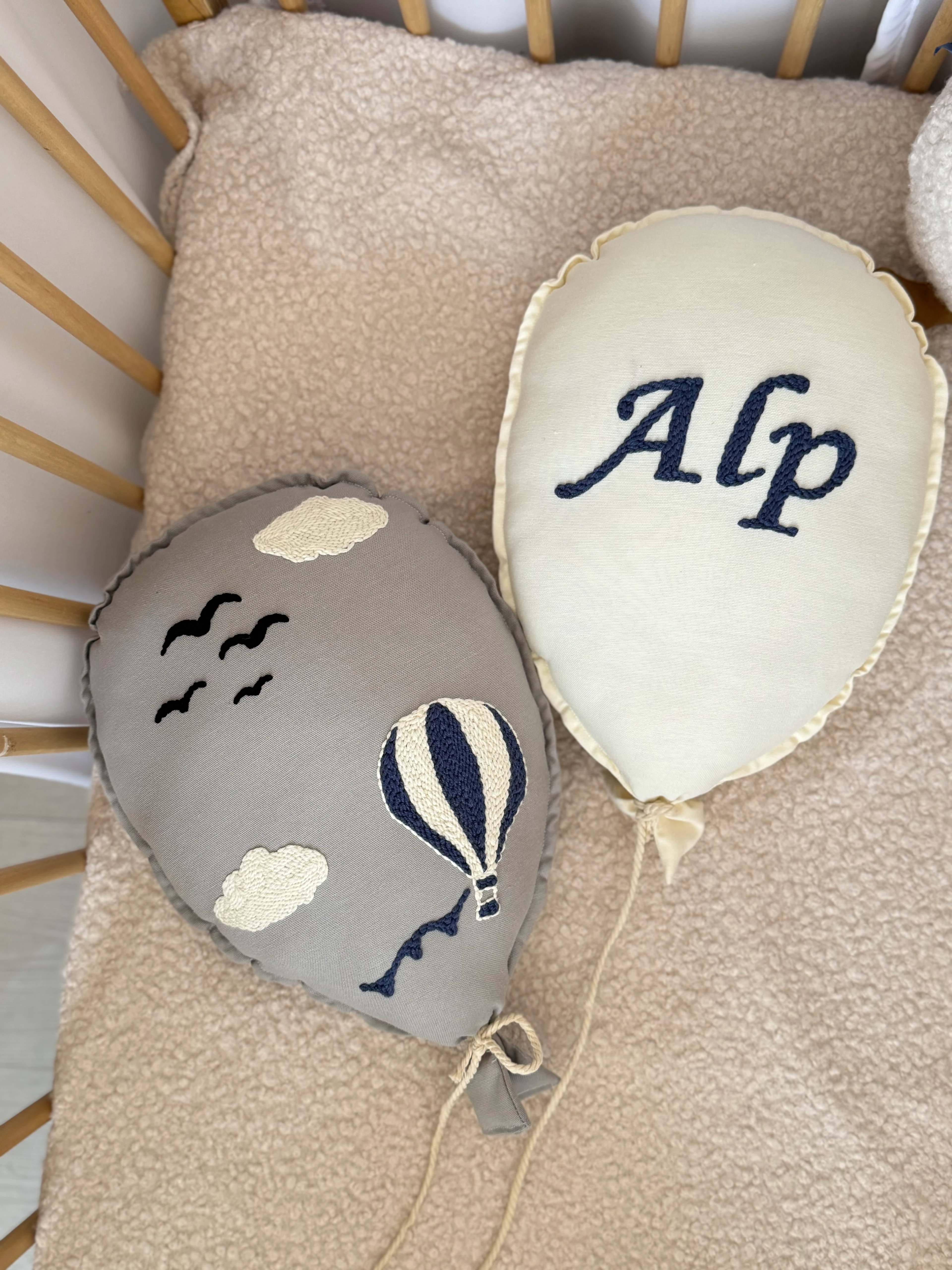 Gri ekru lacivert işleme