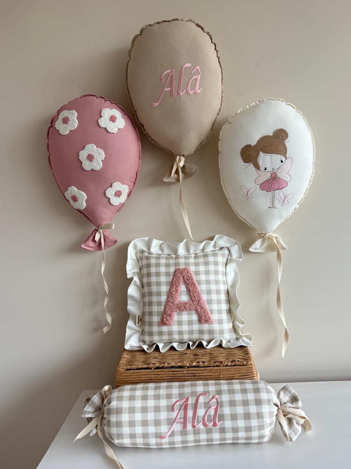 DEV SET- PEMBE HAYALLER PAPATYALI - 3 BALON YASTIK 2 DEKORATİF YASTIK