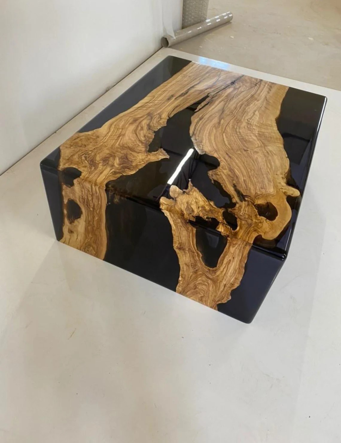 Custom Olive Wood Resin Coffee Table – Live Edge Waterfall Design | INNATURE Home