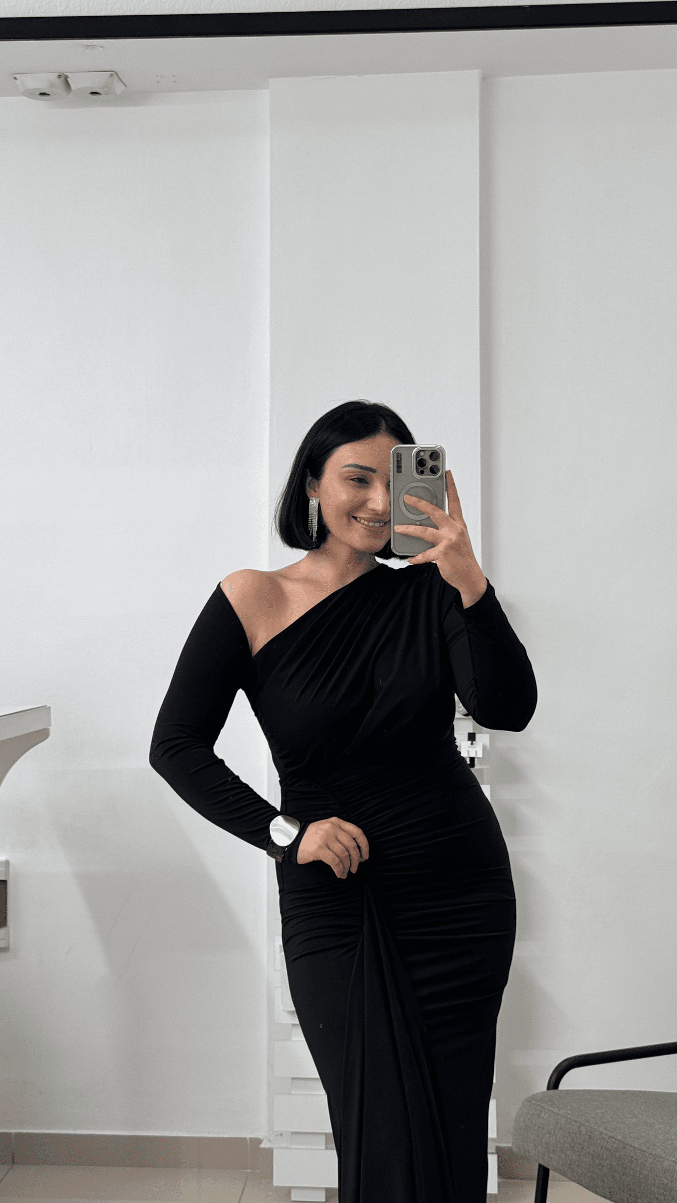 Sandy Kumaş Siyah Drapeli Elbise